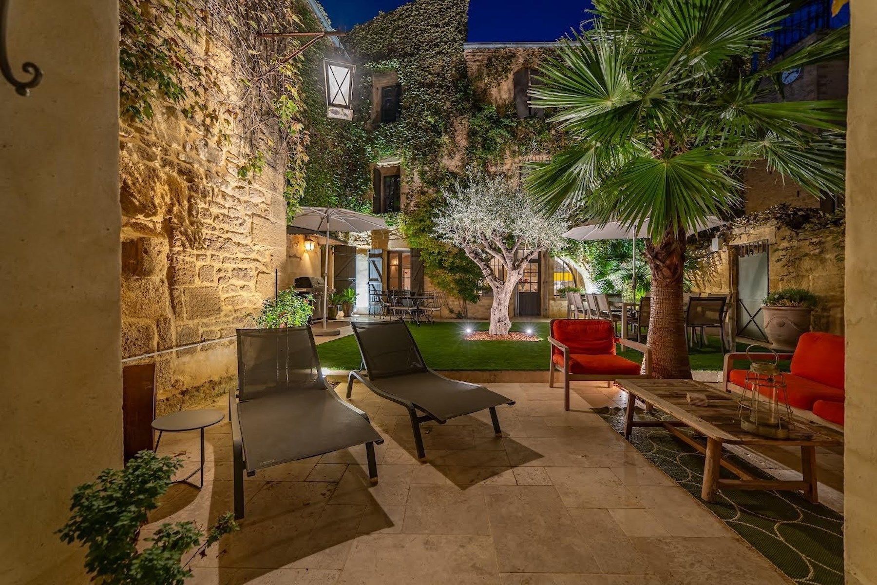maison 9 Pièces en vente sur UZES (30700)