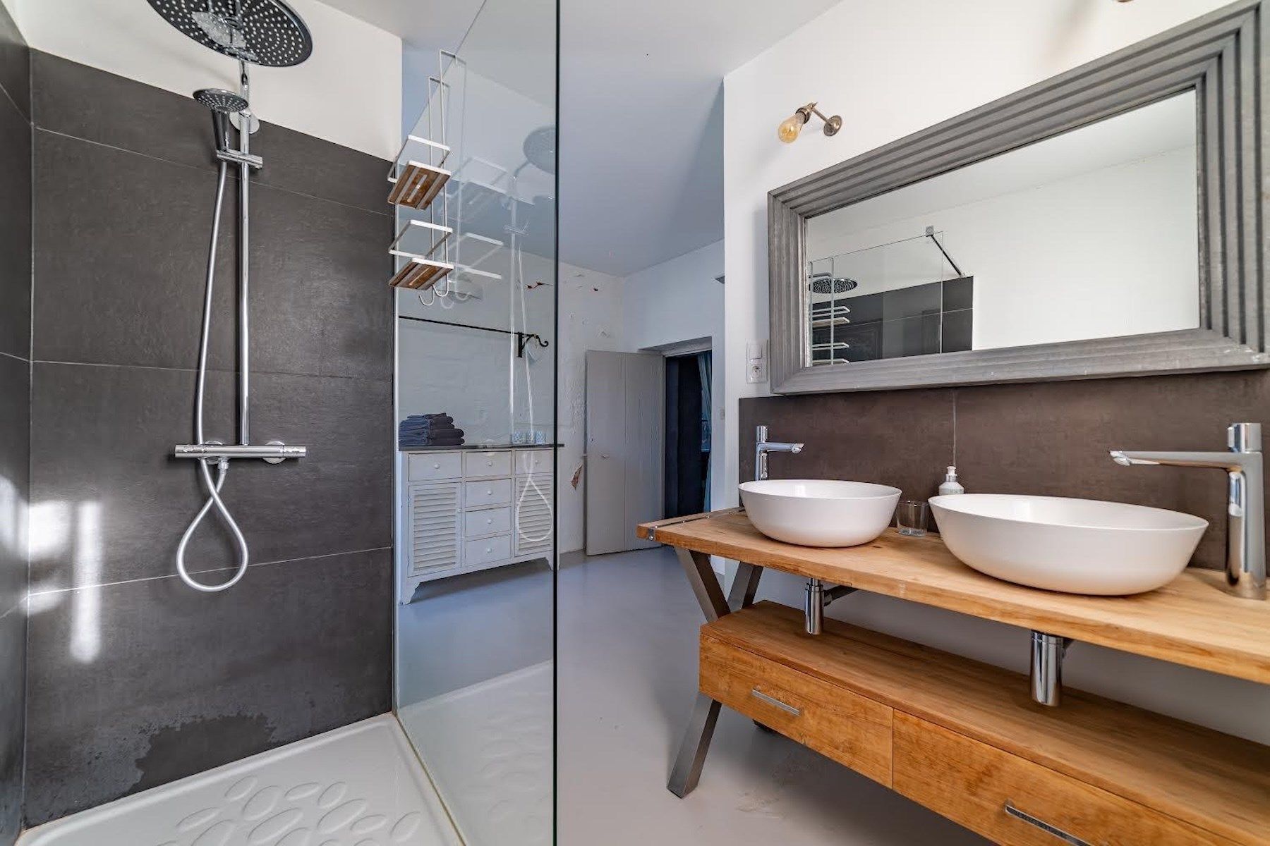 house 9 Rooms for sale on UZES (30700)