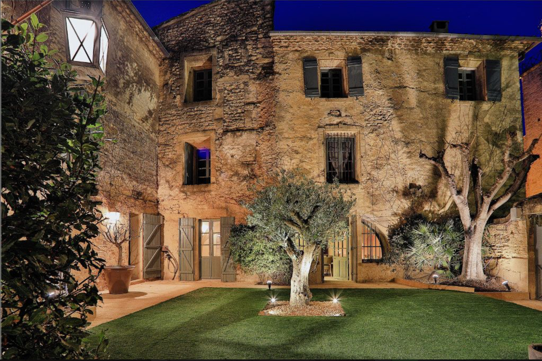 maison 9 Pièces en vente sur UZES (30700)