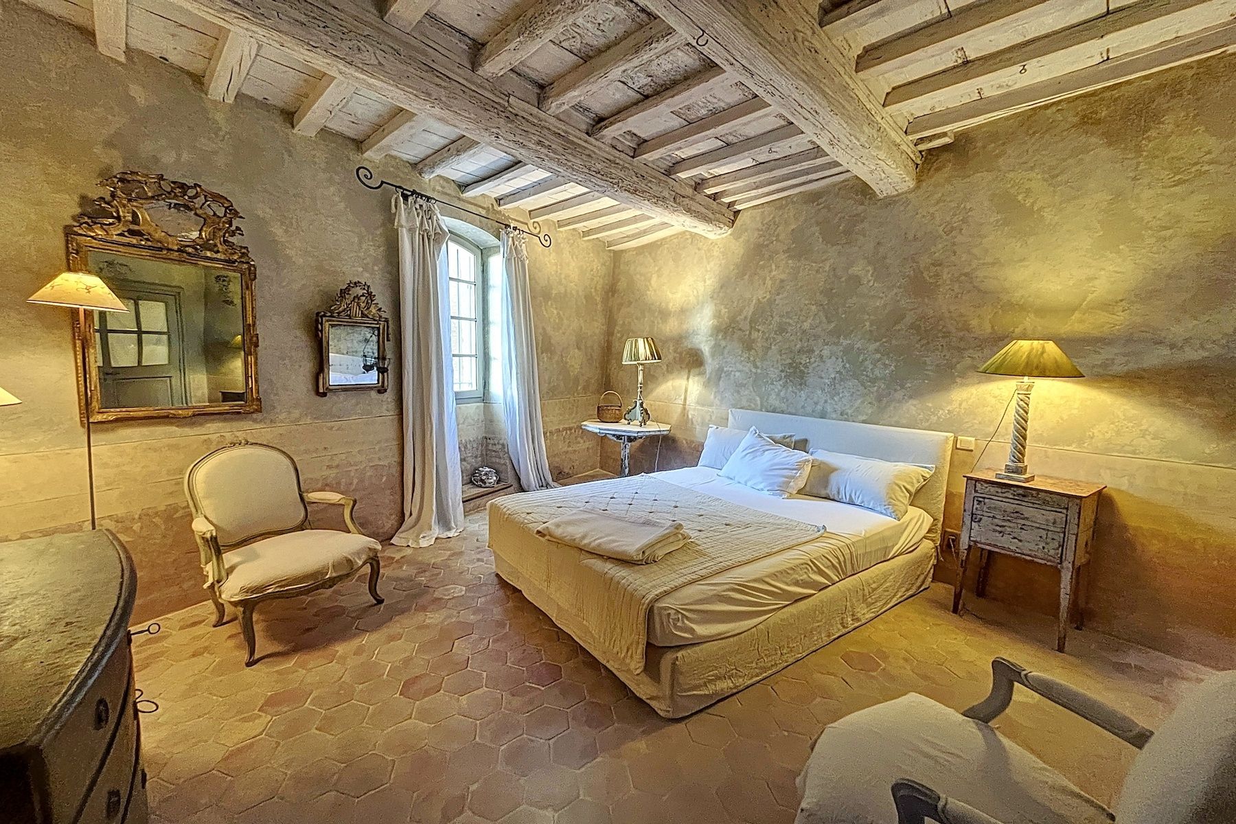 maison 8 Pièces en vente sur ST MAXIMIN (30700)