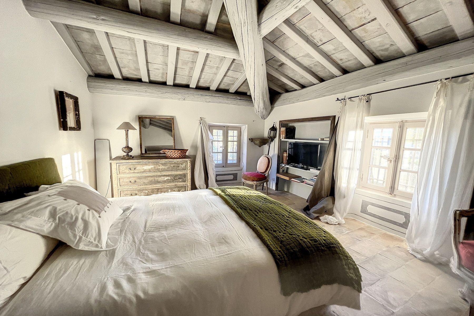 maison 8 Pièces en vente sur ST MAXIMIN (30700)