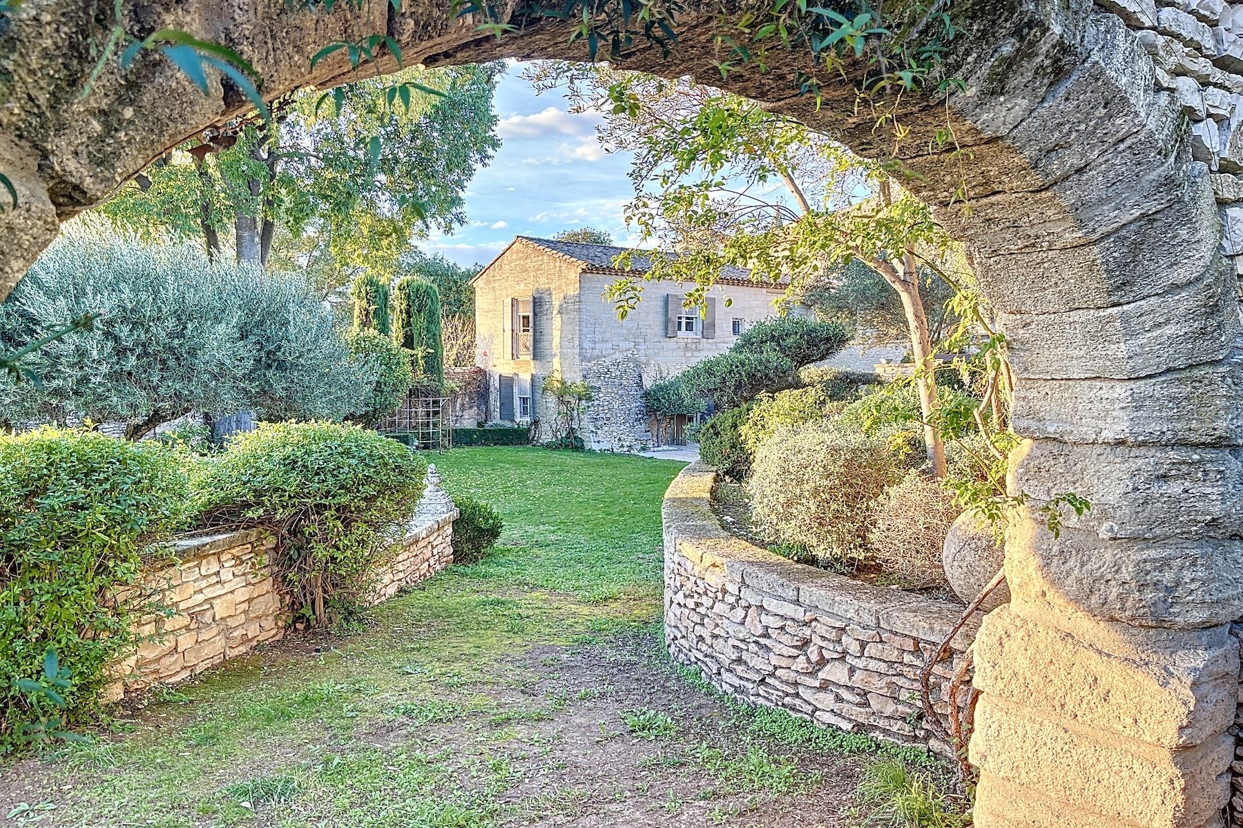 maison 8 Pièces en vente sur ST MAXIMIN (30700)