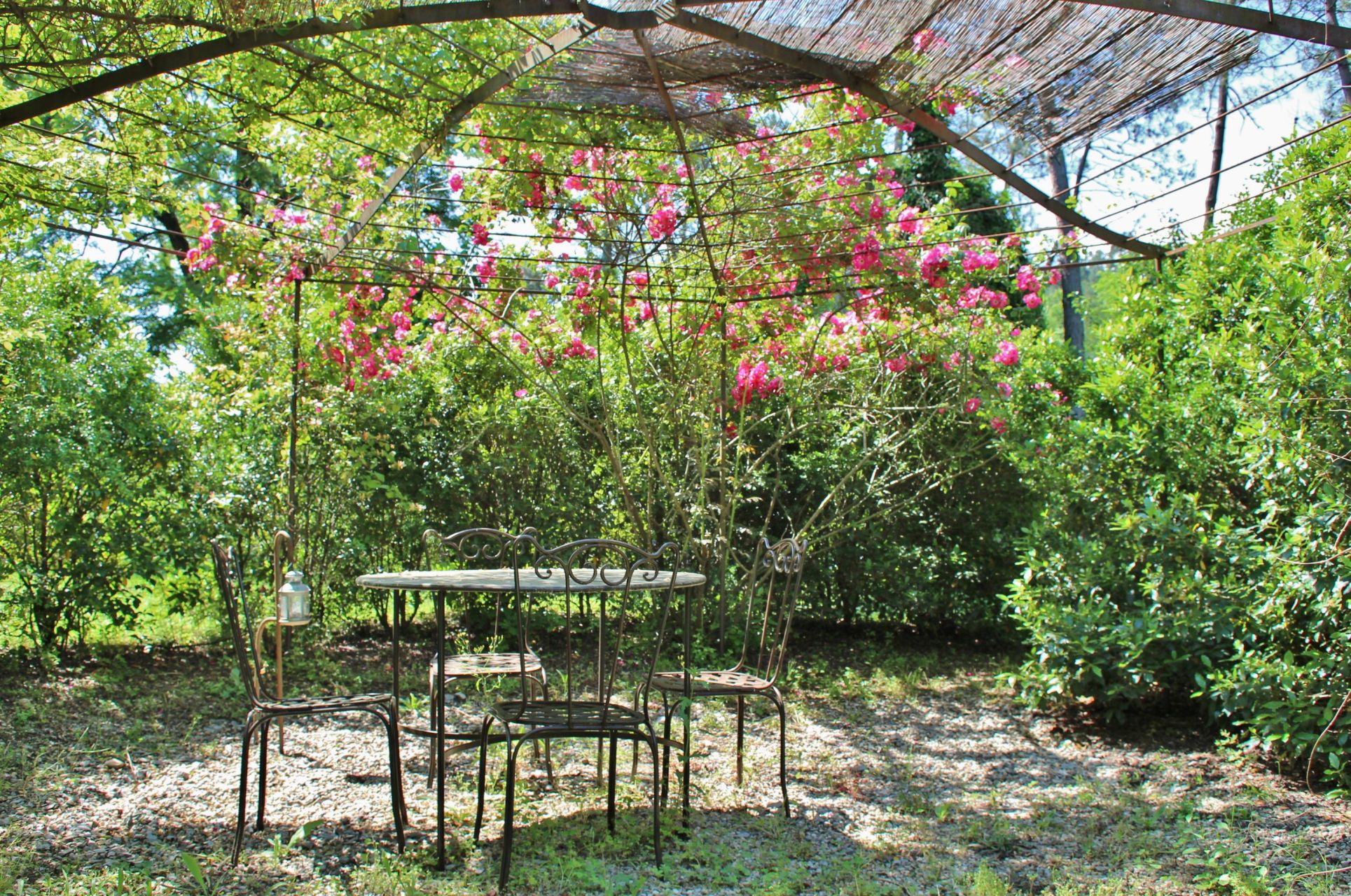 propriété 19 Pièces en vente sur LES VANS (07140)