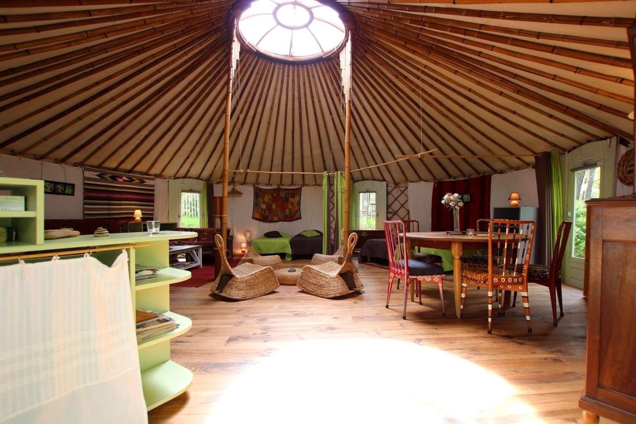 propriété 19 Pièces en vente sur LES VANS (07140)