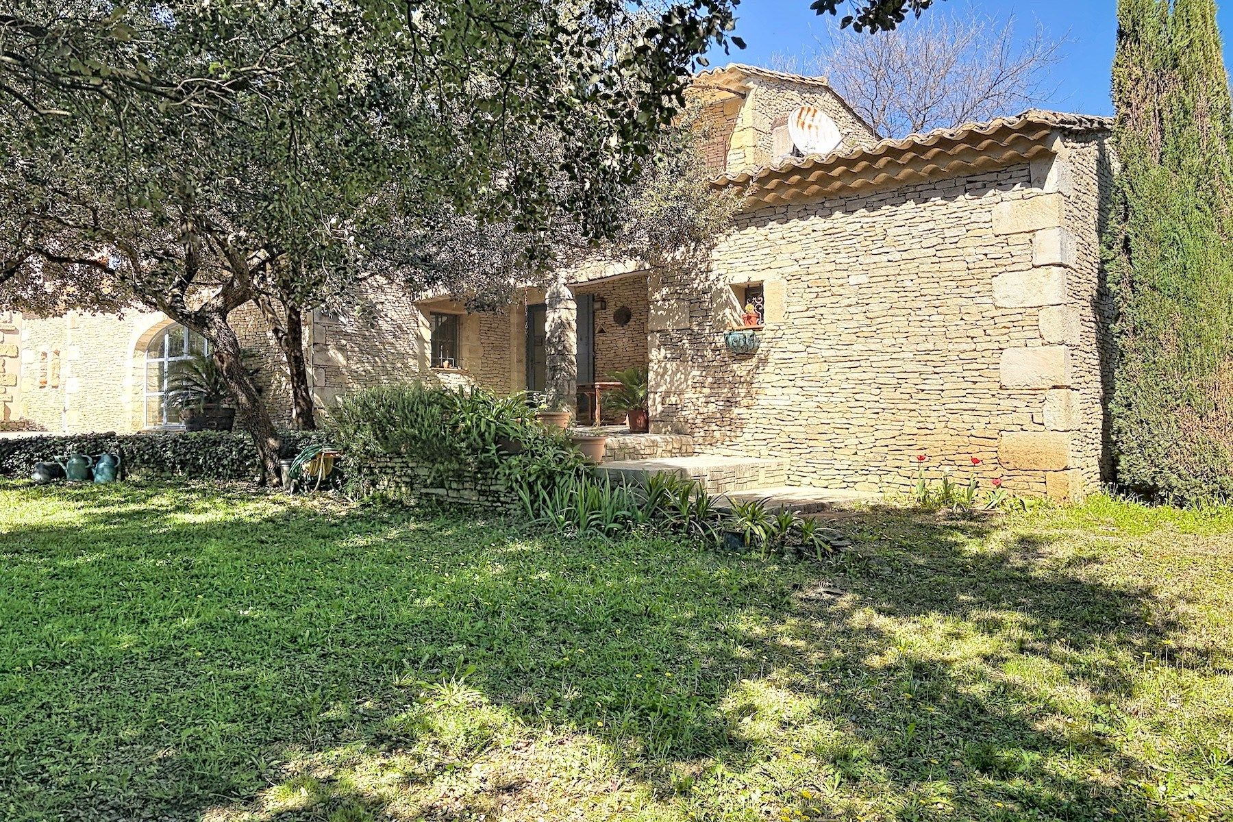 house 6 Rooms for sale on CASTILLON DU GARD (30210)
