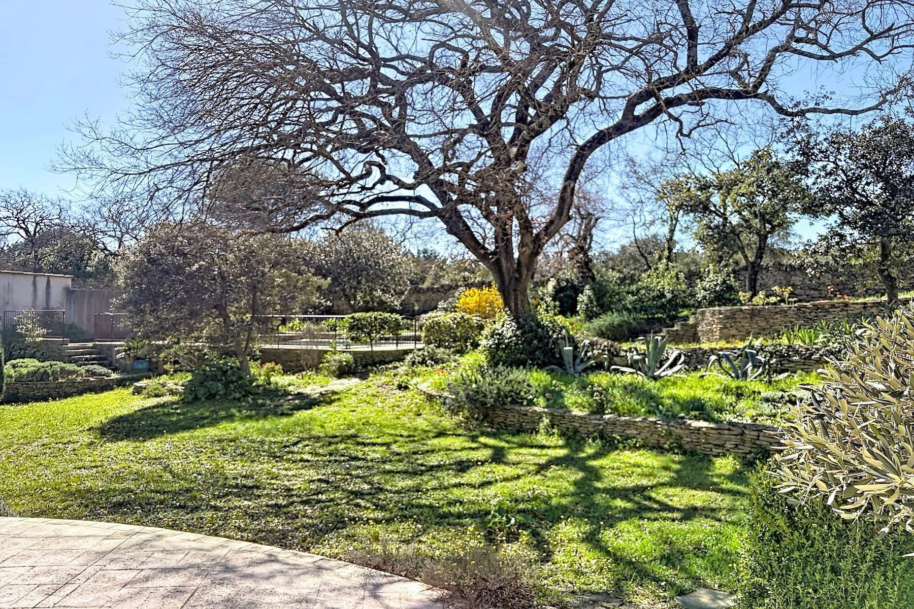 house 6 Rooms for sale on CASTILLON DU GARD (30210)