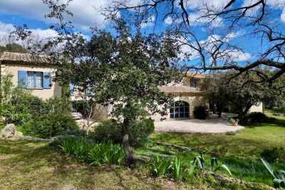 Vente Maison Castillon-du-Gard 6&nbsp;Pièces 200&nbsp;m²