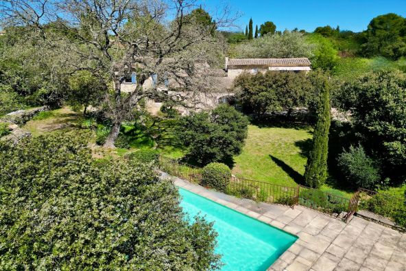 Vente Maison Castillon-du-Gard 6&nbsp;Pièces 200&nbsp;m²