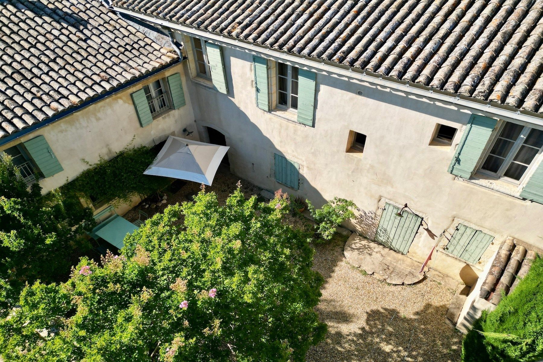 house 10 Rooms for sale on UZES (30700)