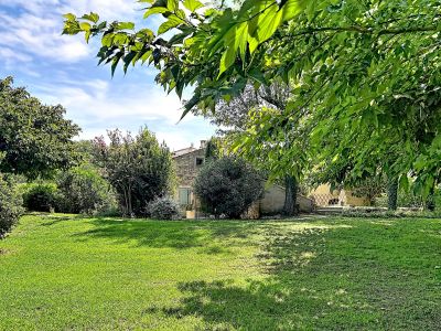 Vente Maison Uzès 10&nbsp;Pièces 380&nbsp;m²