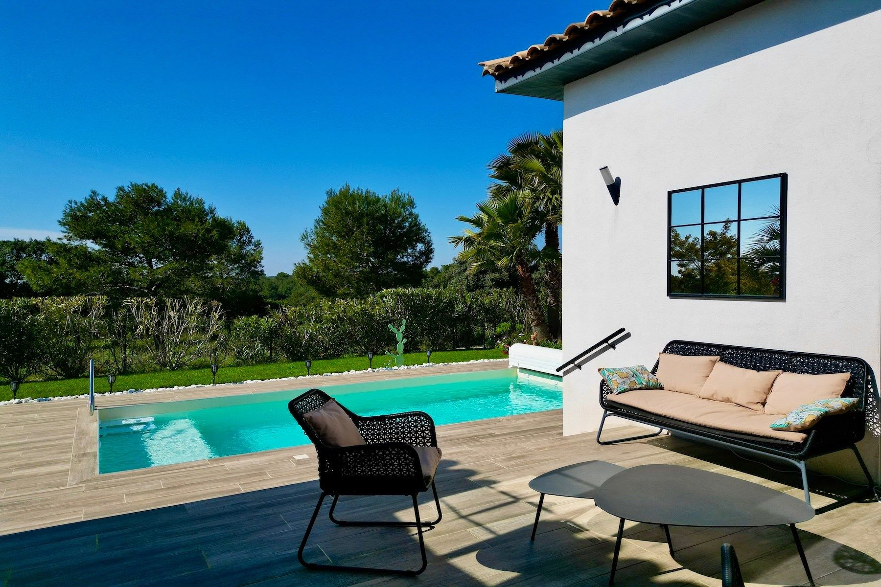 villa 5 Rooms for sale on NIMES (30900)