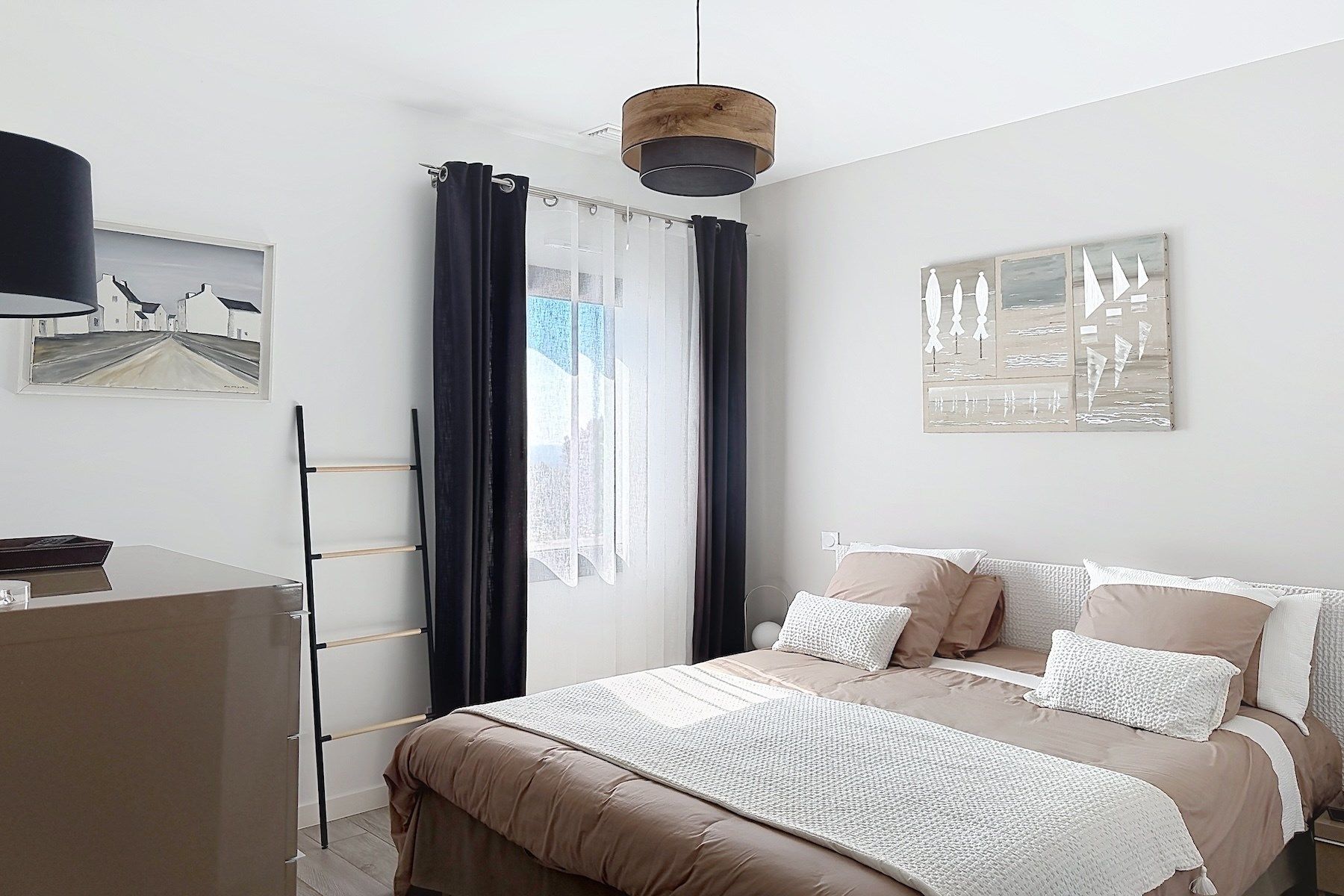 villa 5 Rooms for sale on NIMES (30900)