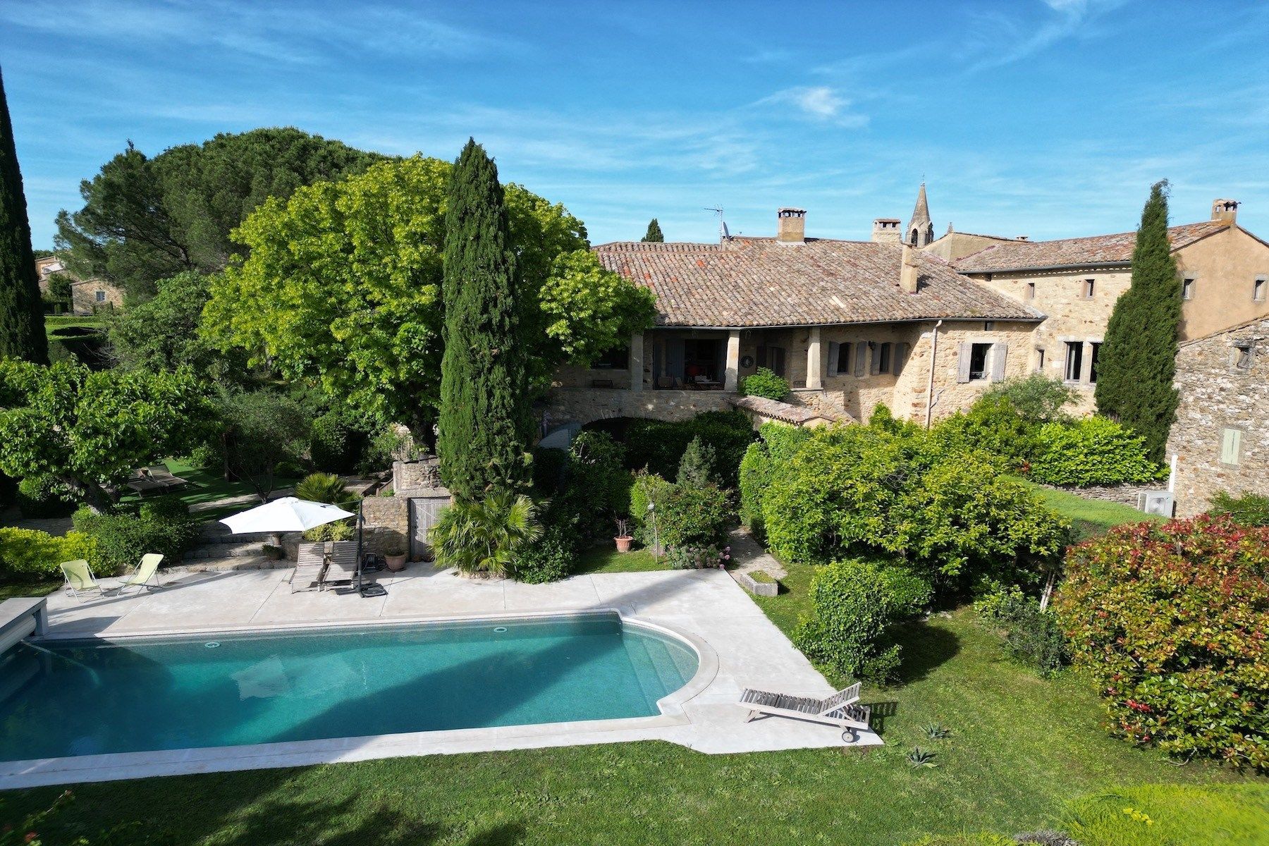 maison 8 Pièces en vente sur UZES (30700)