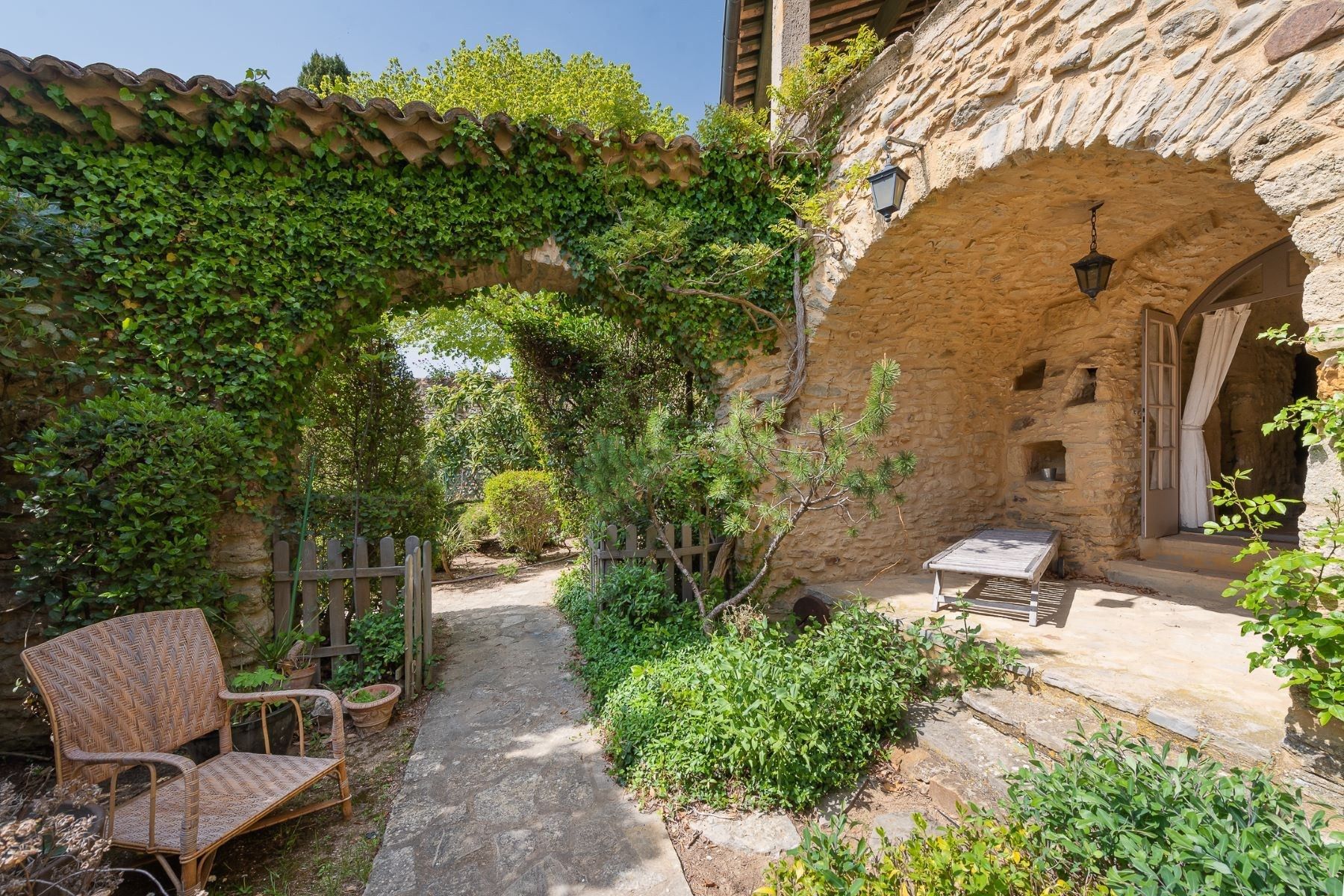 maison 8 Pièces en vente sur UZES (30700)