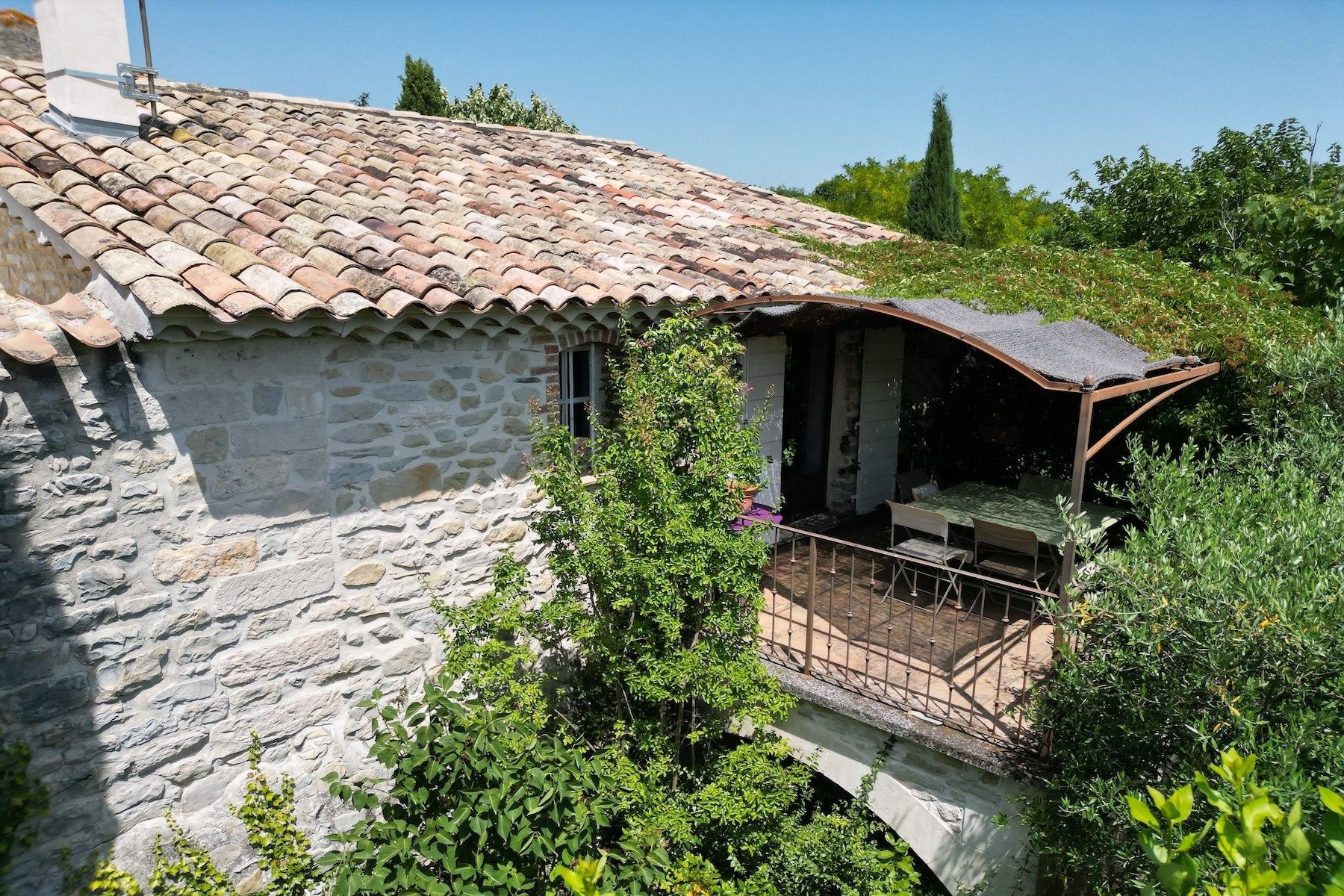 house 10 Rooms for sale on LUSSAN (30580)