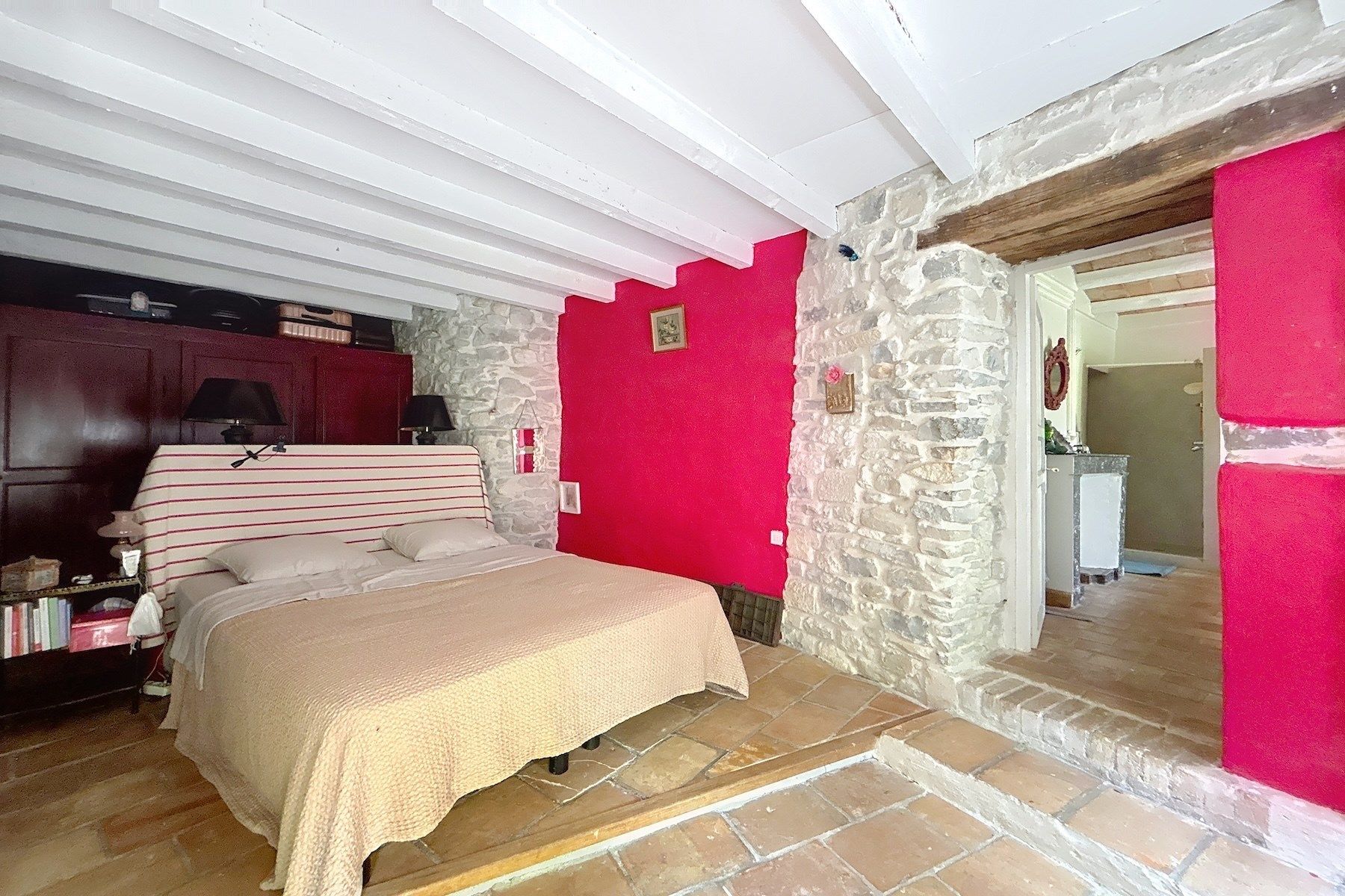 house 10 Rooms for sale on LUSSAN (30580)