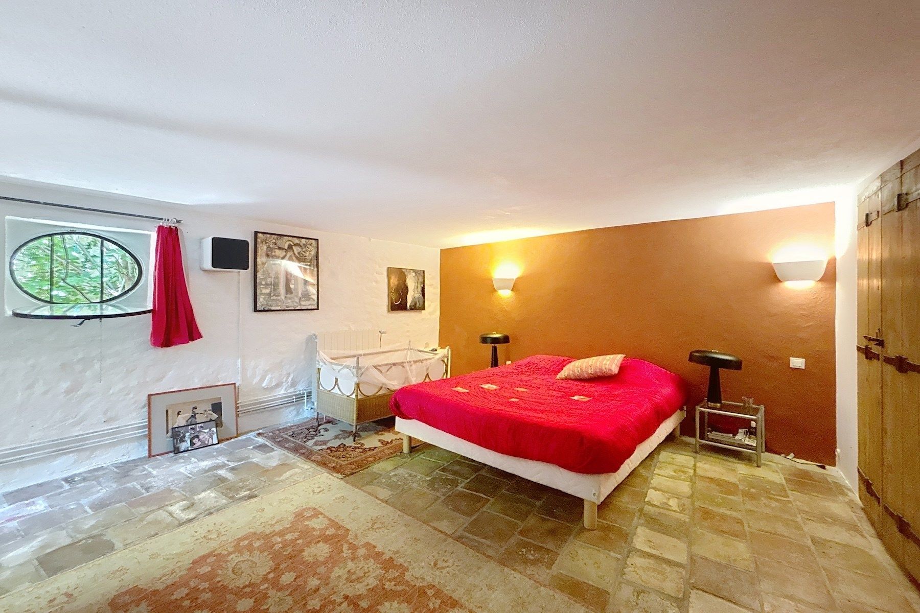 house 10 Rooms for sale on LUSSAN (30580)