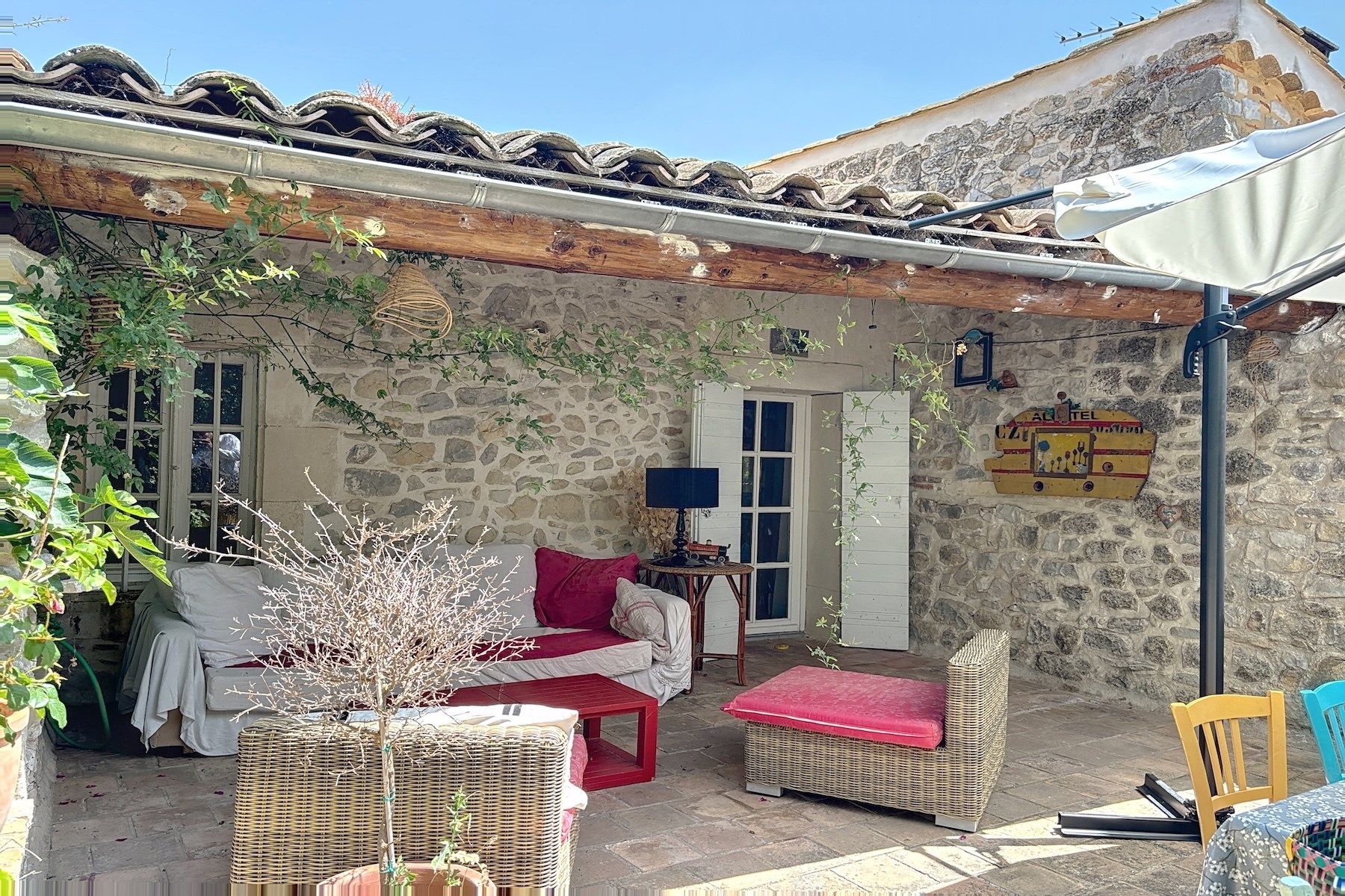 house 10 Rooms for sale on LUSSAN (30580)