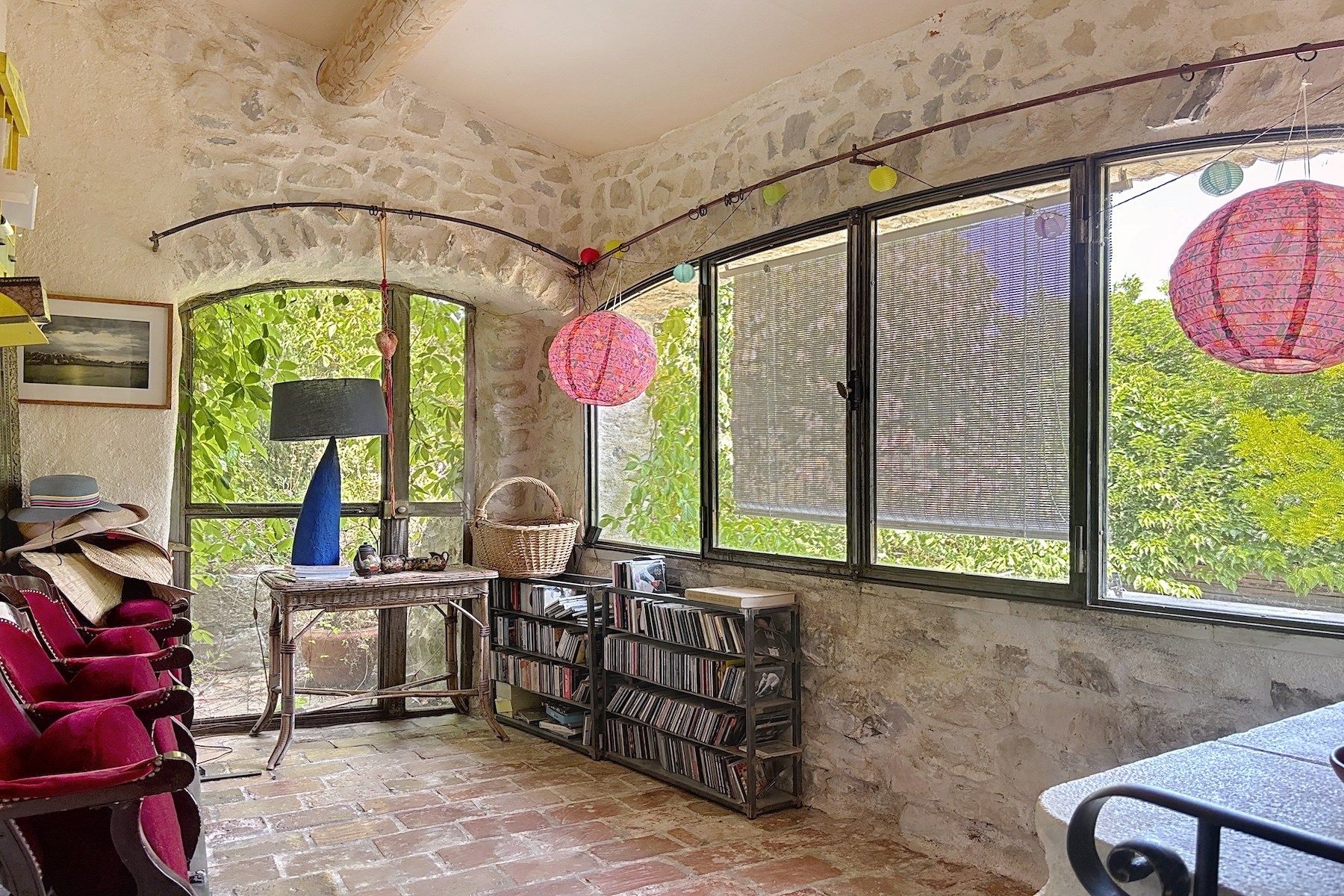 house 10 Rooms for sale on LUSSAN (30580)