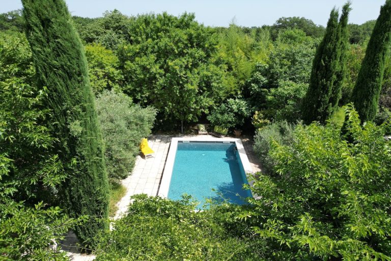 house 10 Rooms for sale on LUSSAN (30580)