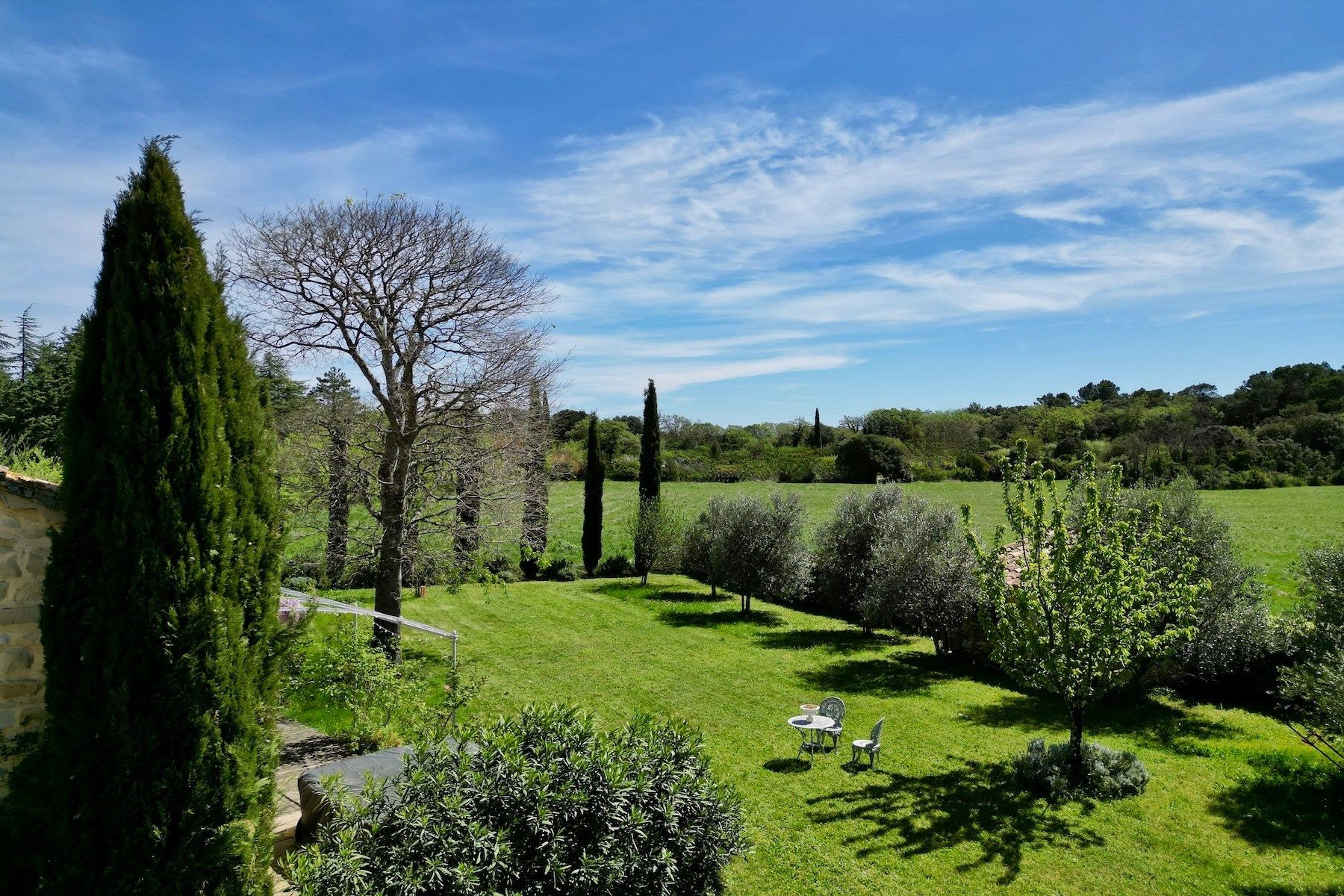 house 7 Rooms for sale on UZES (30700)