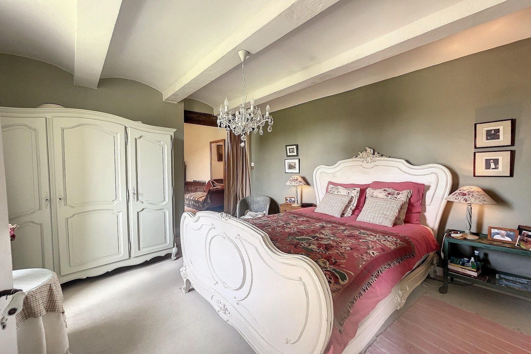 house 7 Rooms for sale on UZES (30700)