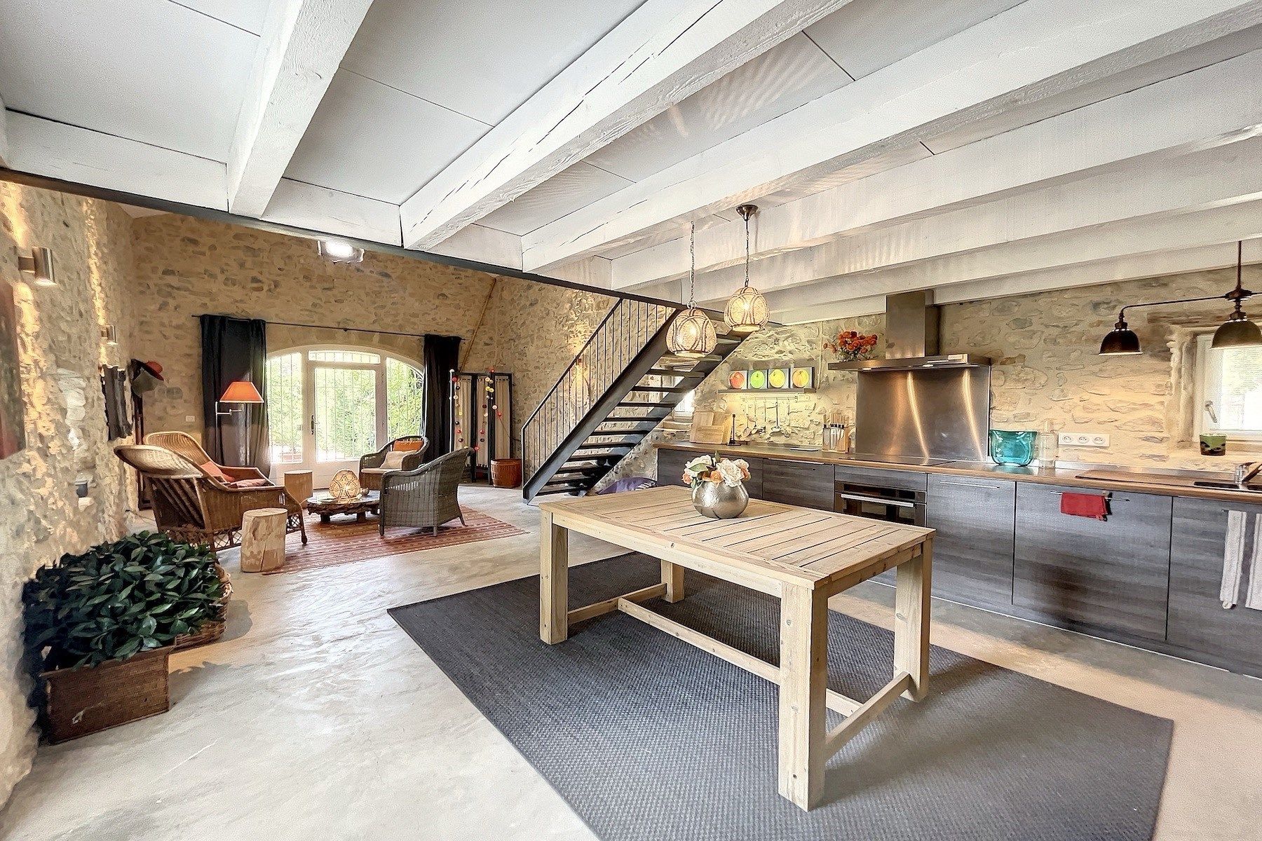 house 7 Rooms for sale on UZES (30700)