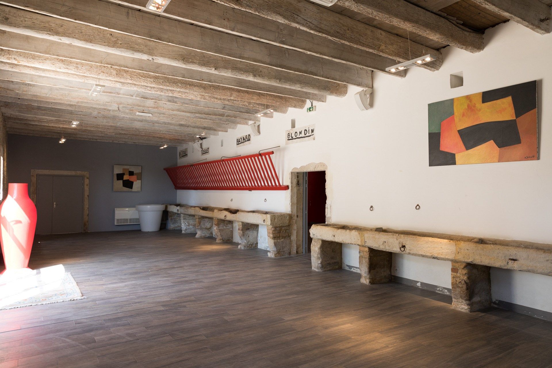 property 35 Rooms for sale on NIMES (30000)