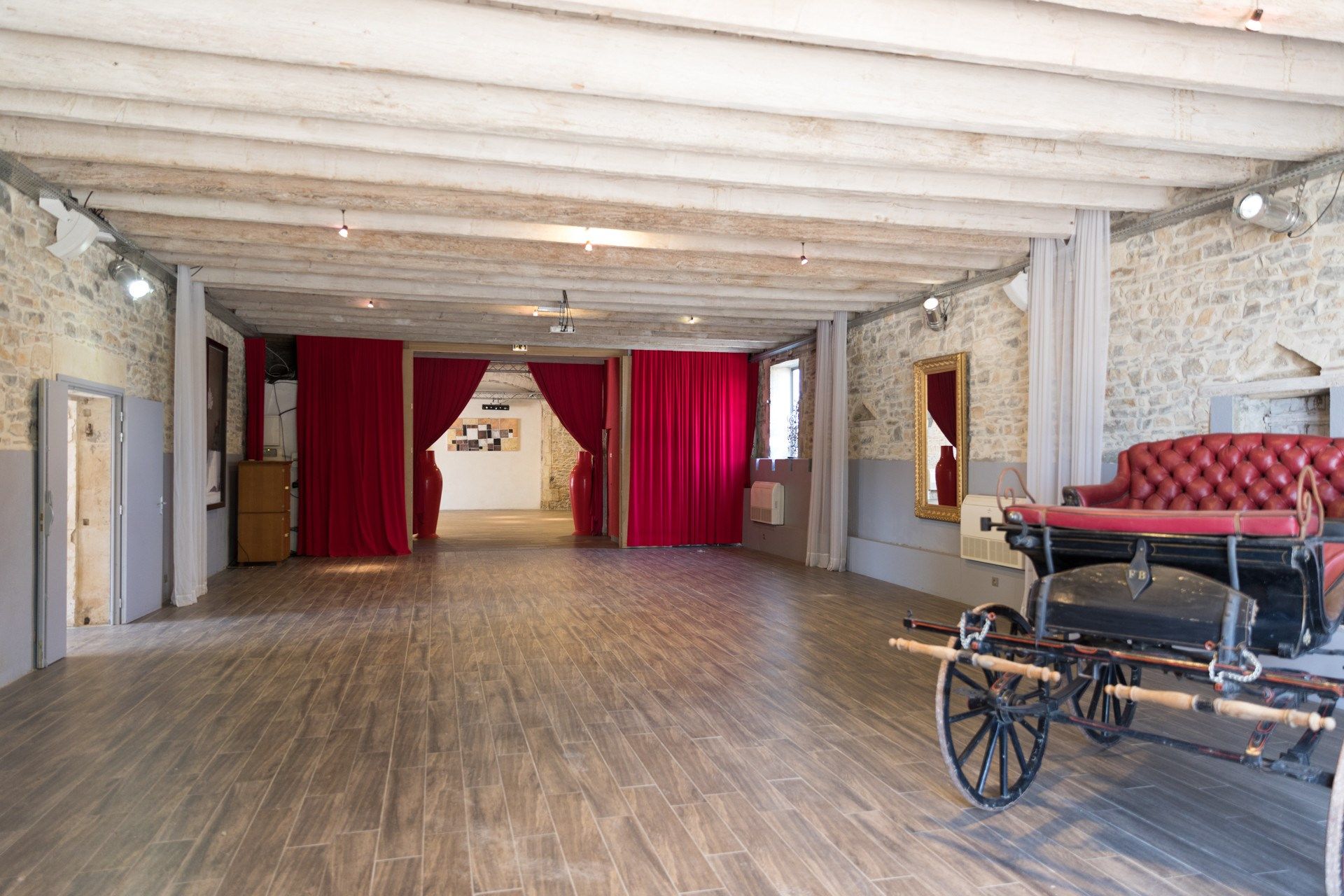 property 35 Rooms for sale on NIMES (30000)