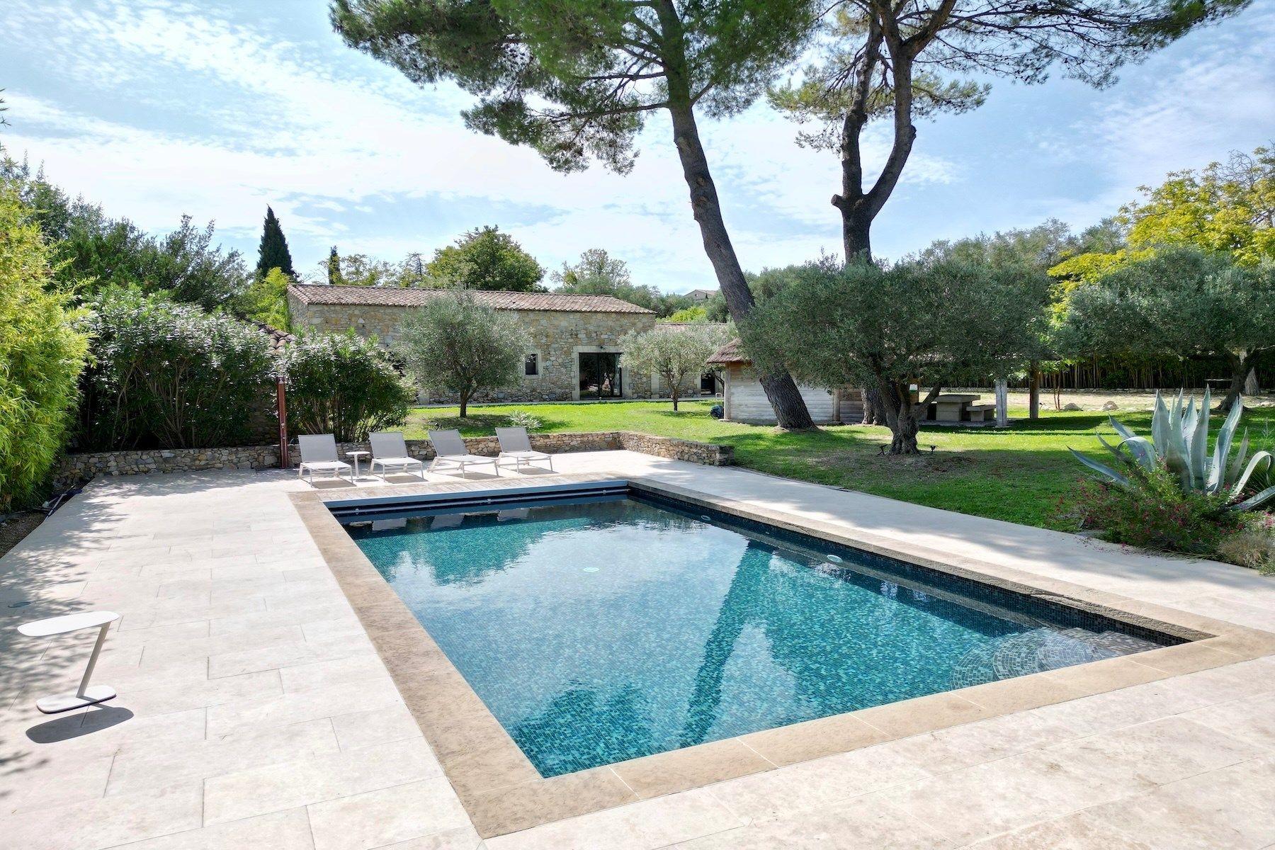 property 10 Rooms for sale on UZES (30700)