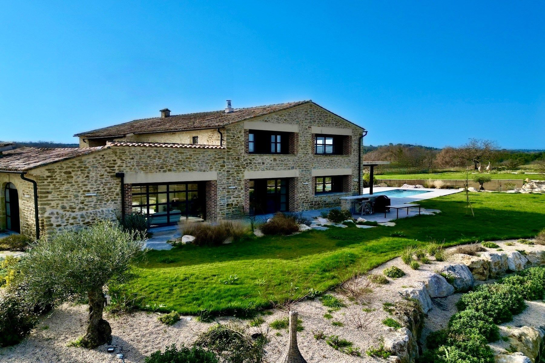 maison 7 Pièces en vente sur UZES (30700)