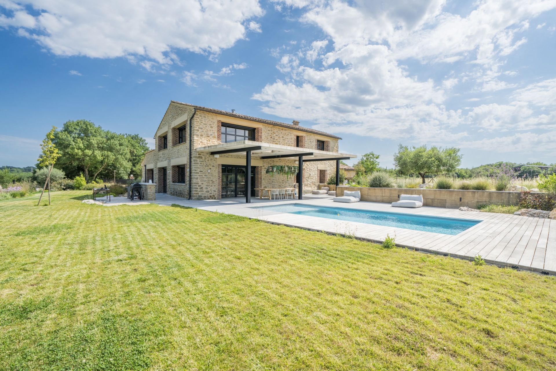 maison 7 Pièces en vente sur UZES (30700)