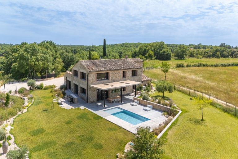 maison 7 Pièces en vente sur UZES (30700)