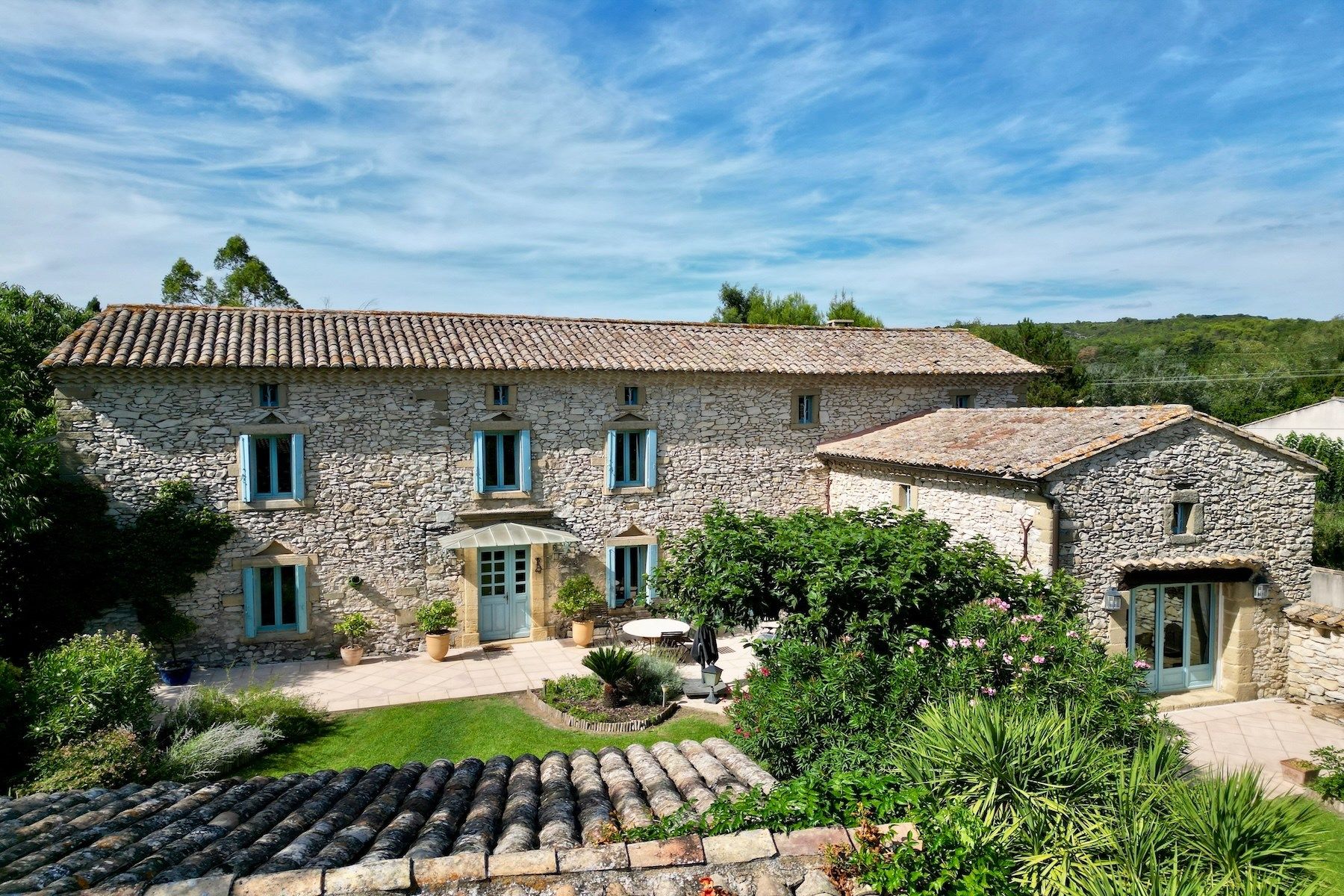 house 9 Rooms for sale on UZES (30700)