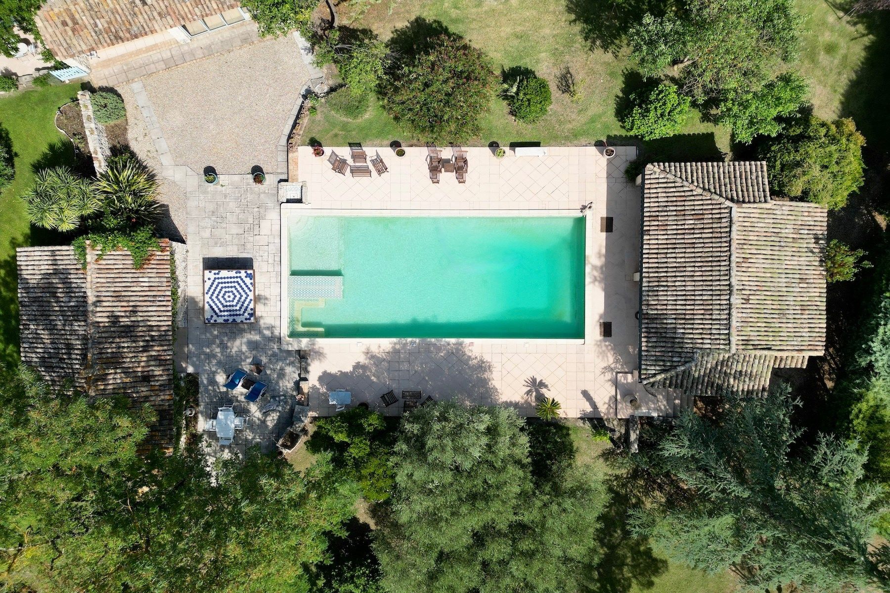 house 9 Rooms for sale on UZES (30700)