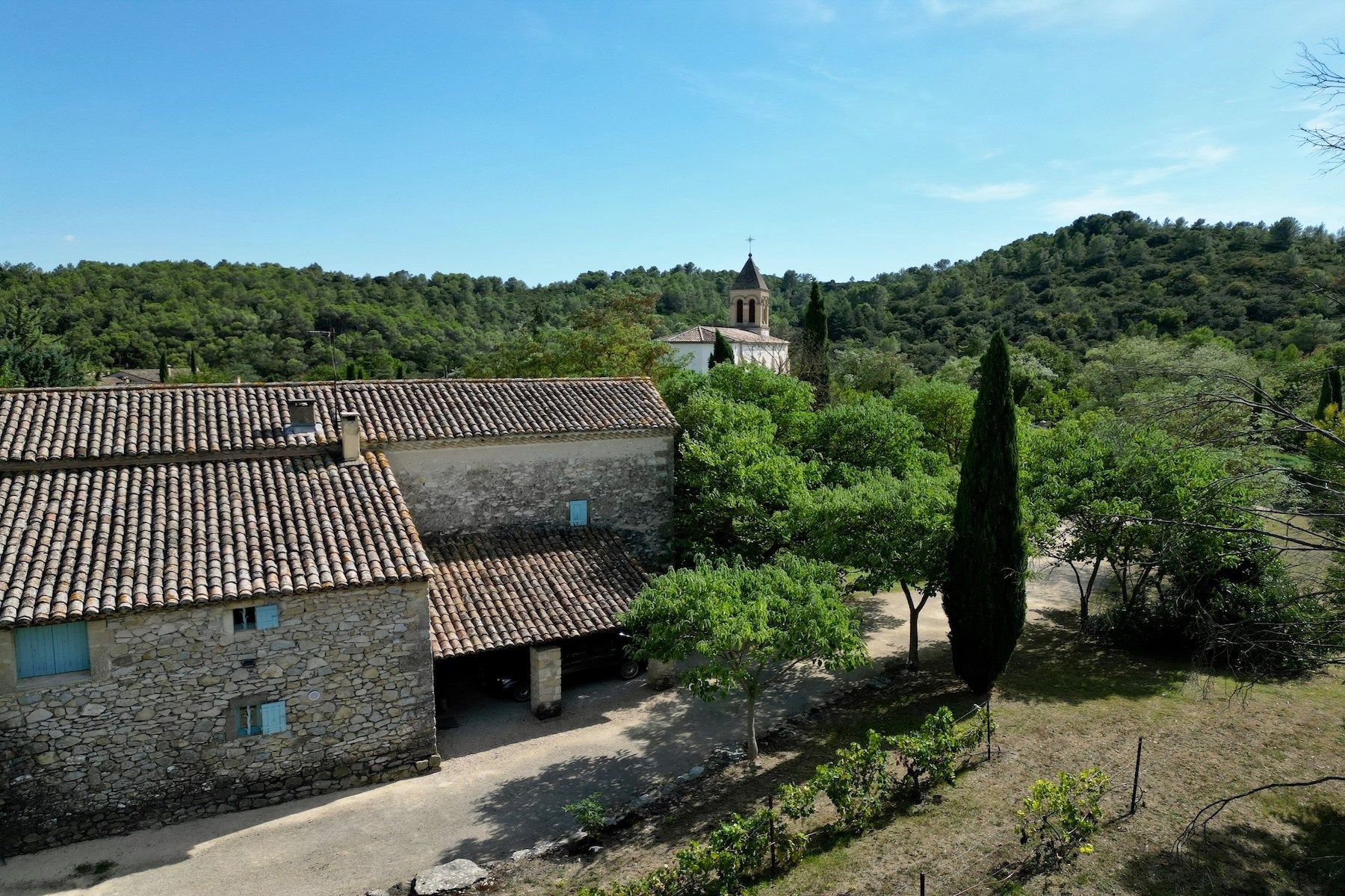 house 9 Rooms for sale on UZES (30700)