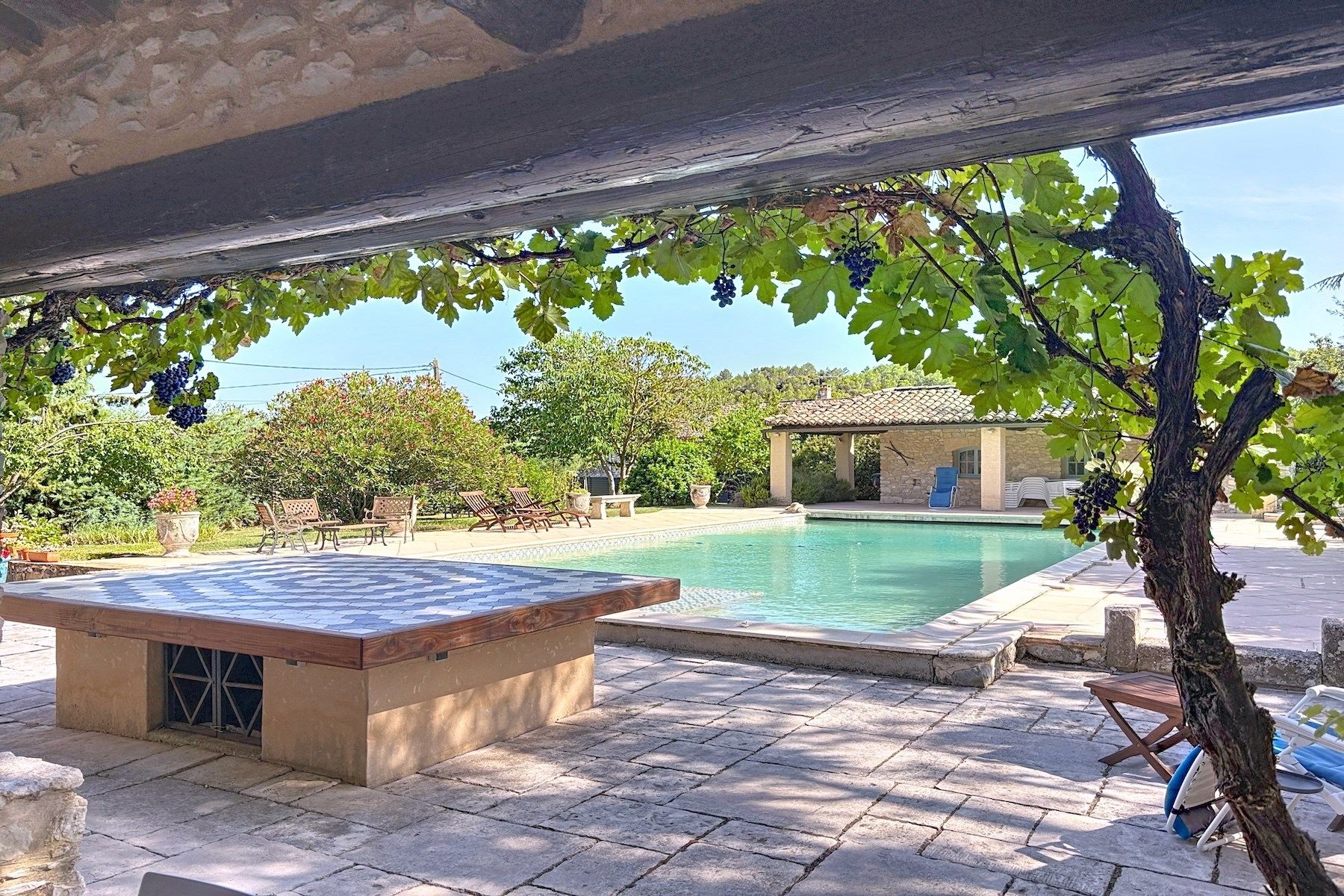 house 9 Rooms for sale on UZES (30700)