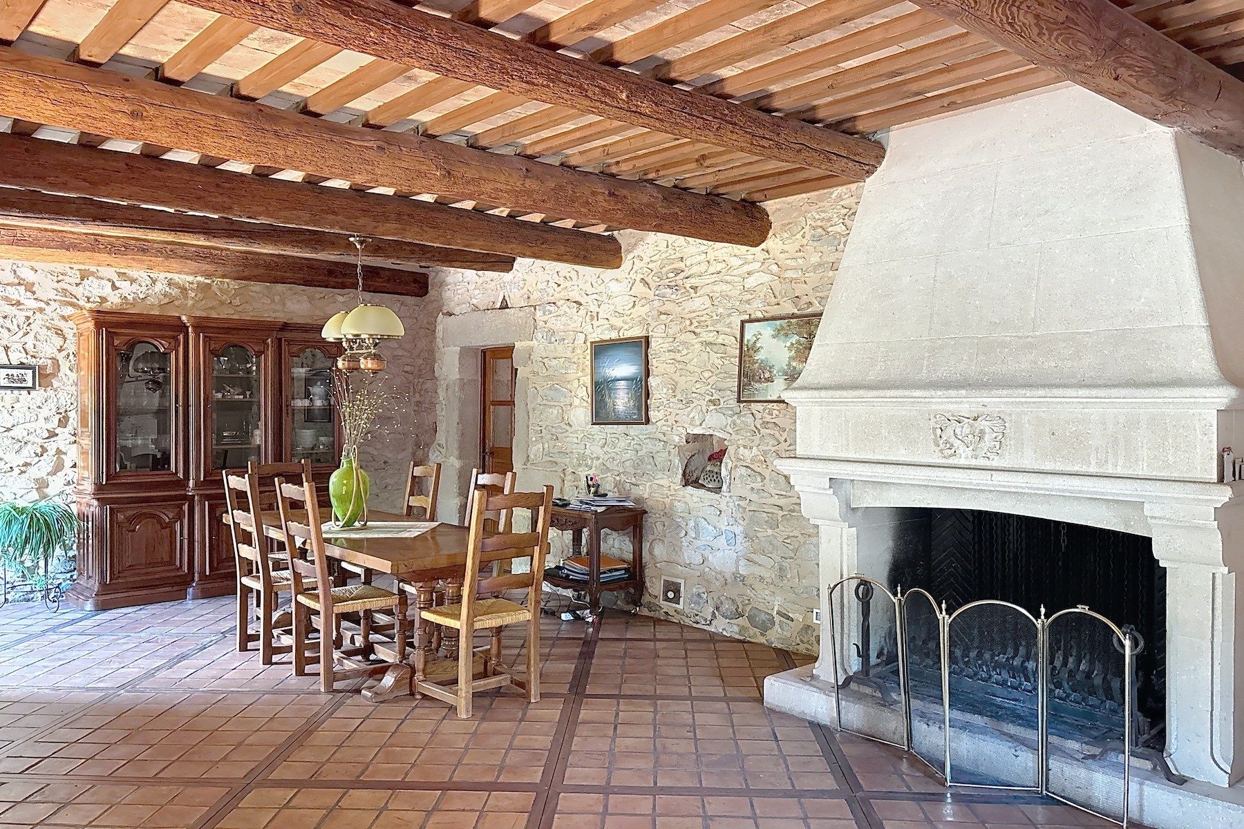 house 9 Rooms for sale on UZES (30700)