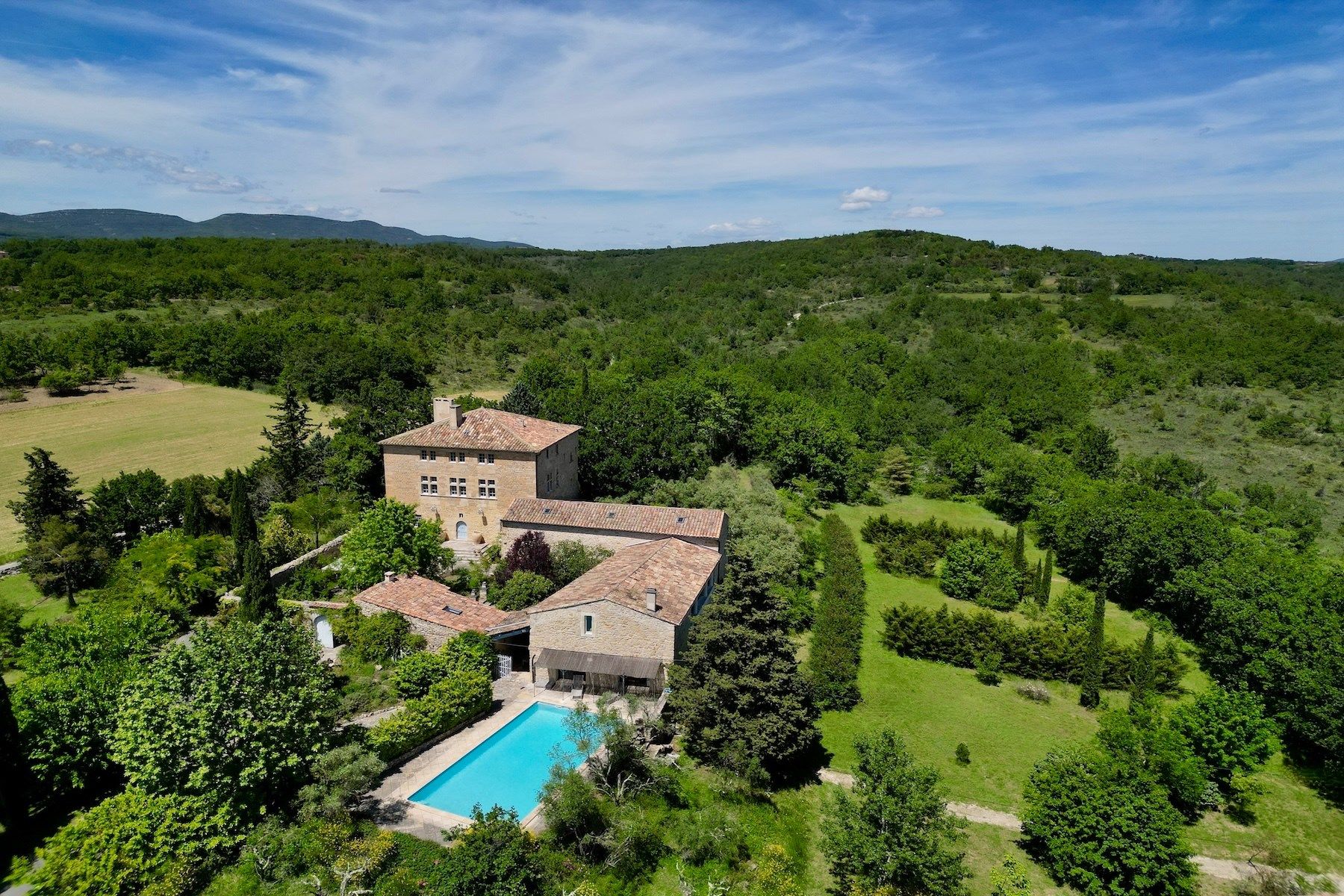 castle 16 Rooms for sale on BARJAC (30430)