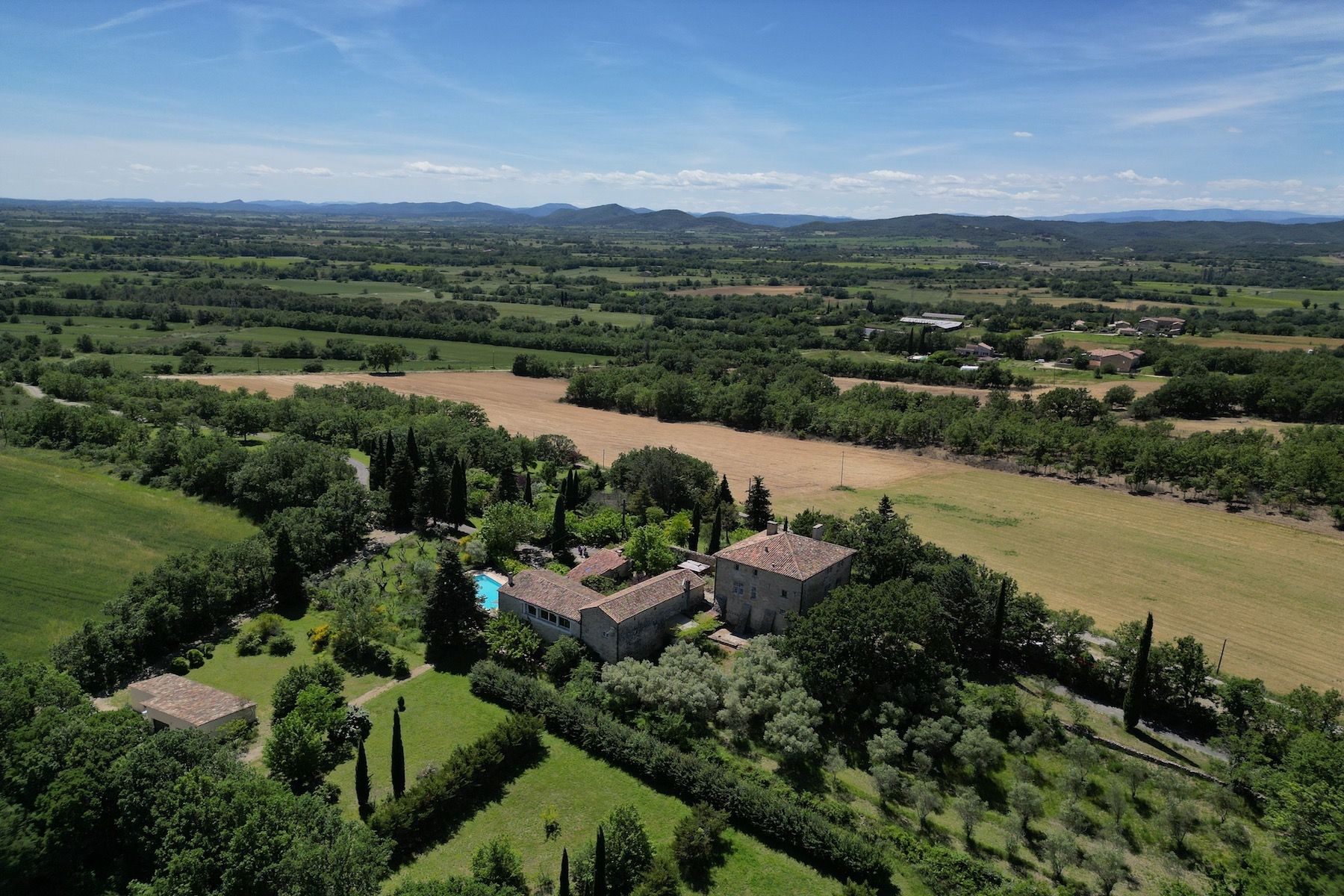 castle 16 Rooms for sale on BARJAC (30430)
