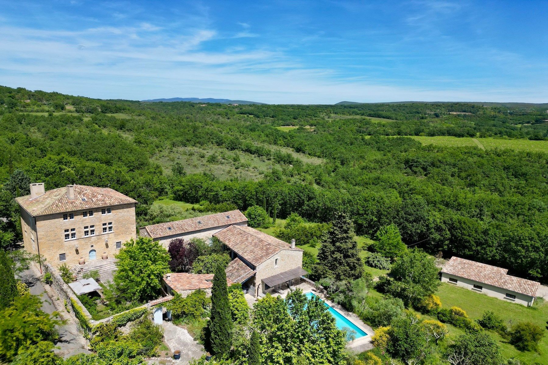 castle 16 Rooms for sale on BARJAC (30430)