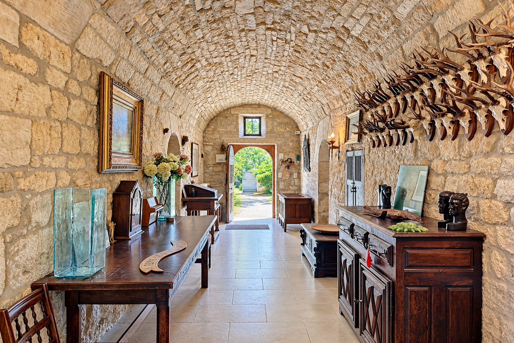 castle 16 Rooms for sale on BARJAC (30430)