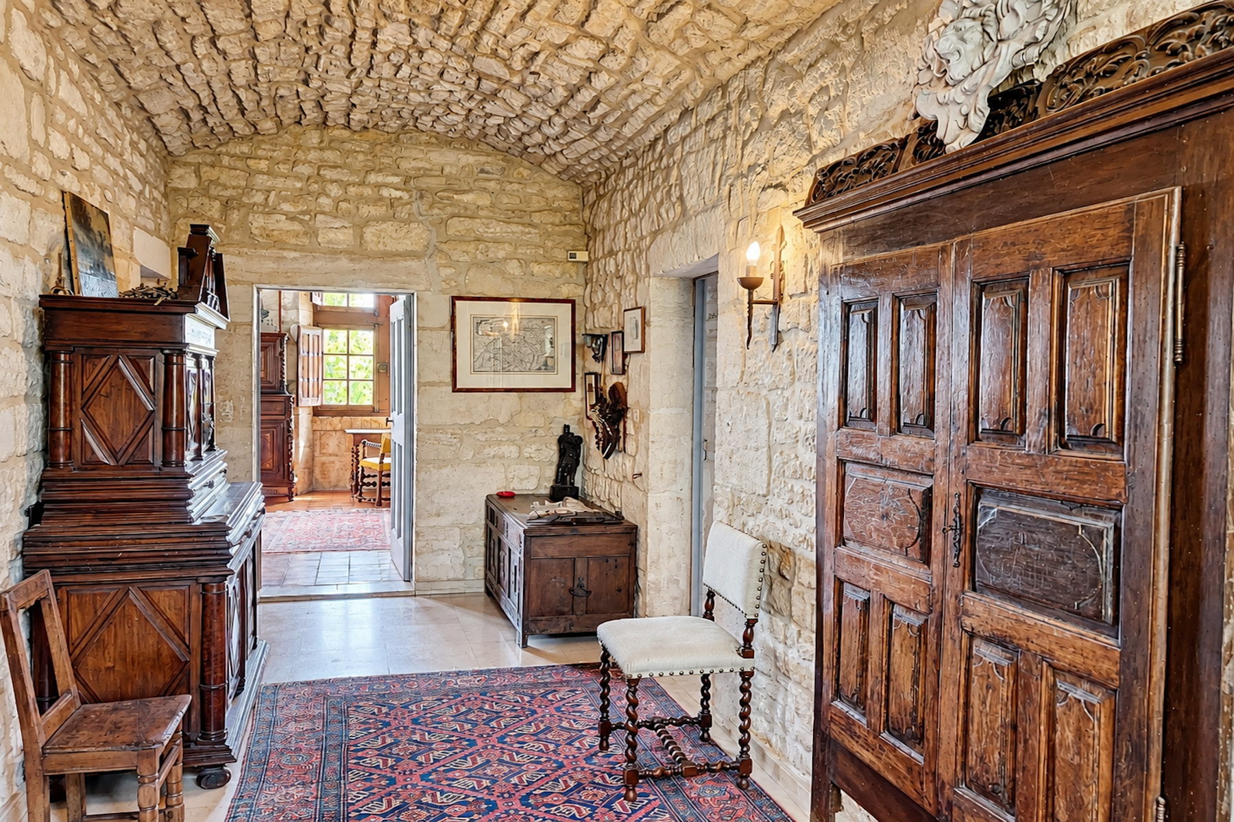 castle 16 Rooms for sale on BARJAC (30430)