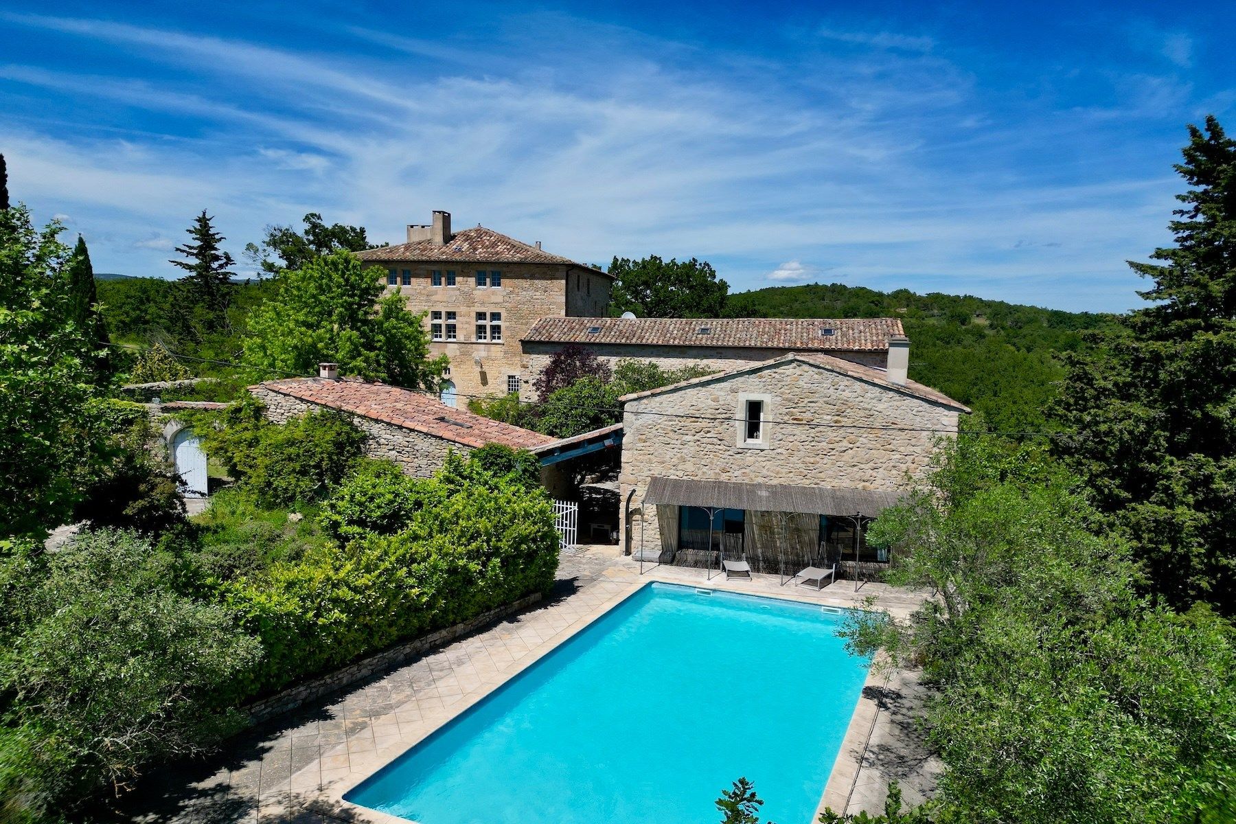 castle 16 Rooms for sale on BARJAC (30430)