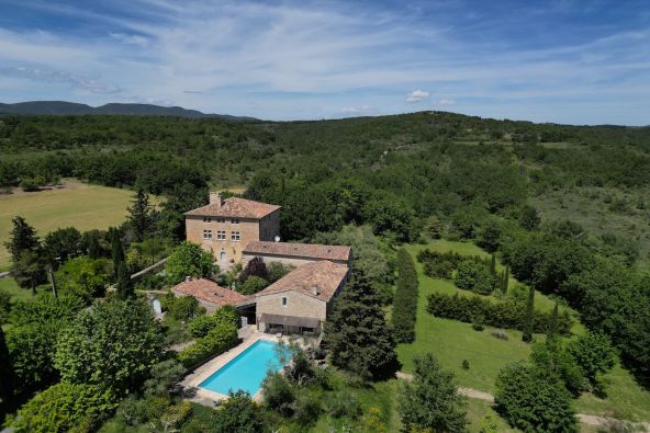 Vente Château Barjac 16&nbsp;Pièces 700&nbsp;m²