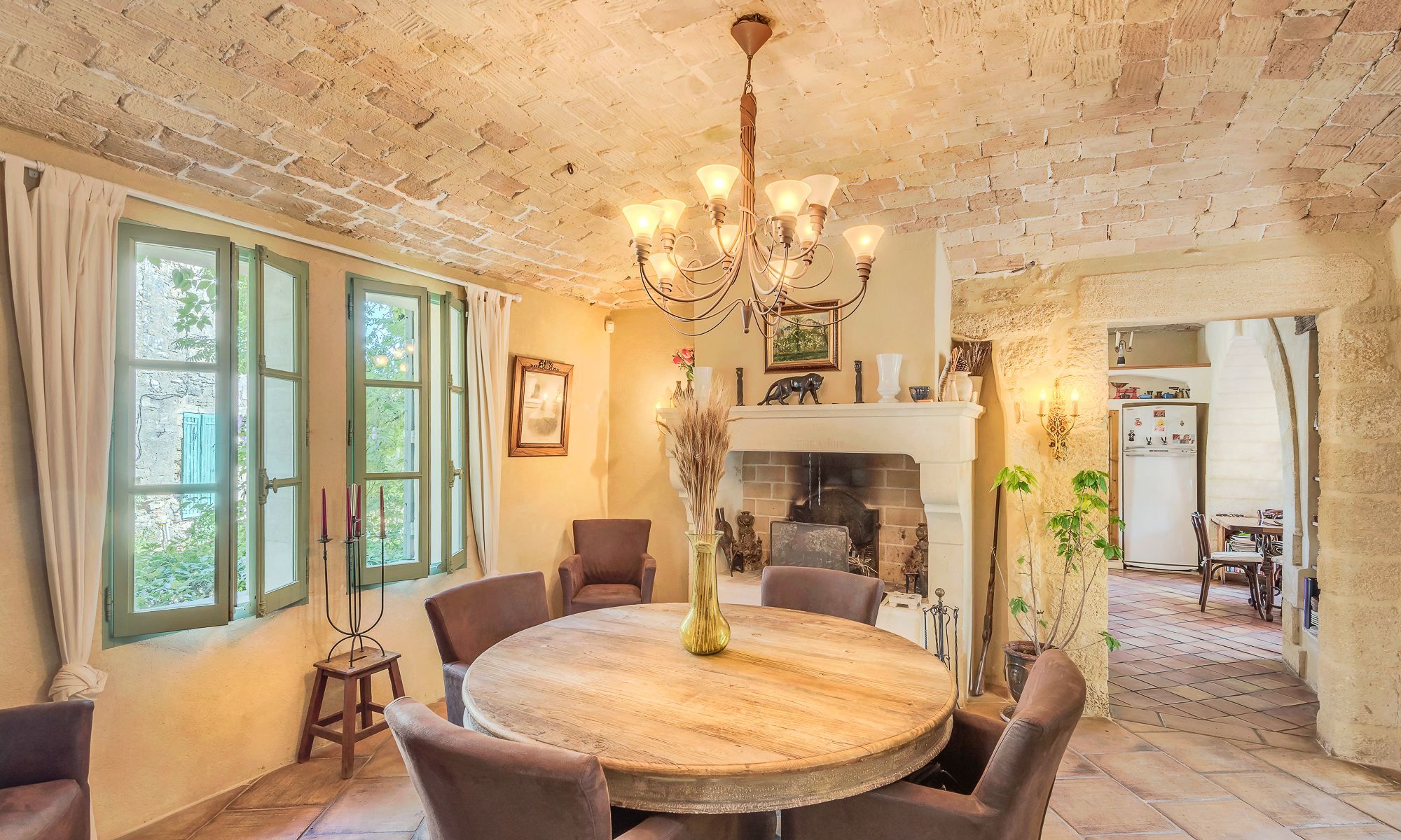 house 9 Rooms for sale on UZES (30700)