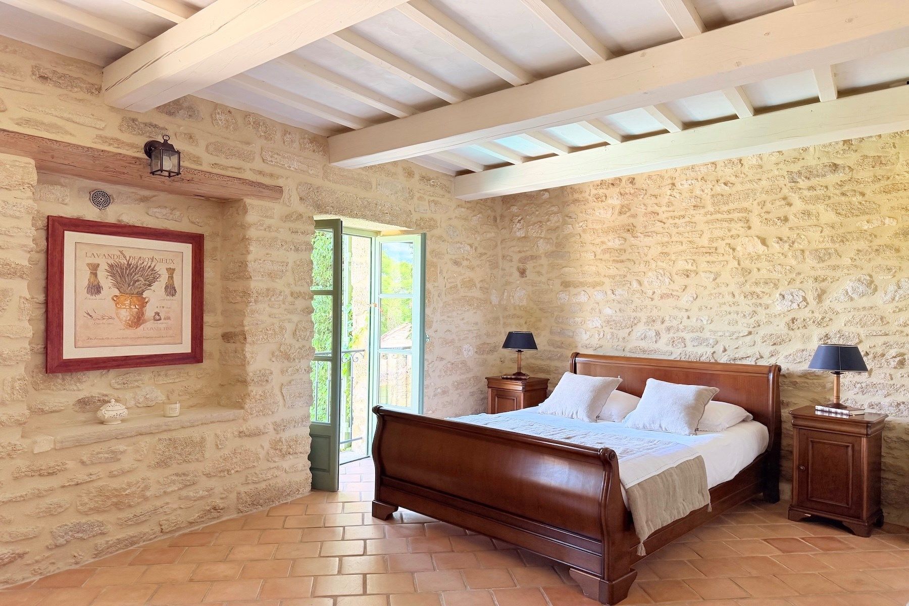 house 9 Rooms for sale on UZES (30700)