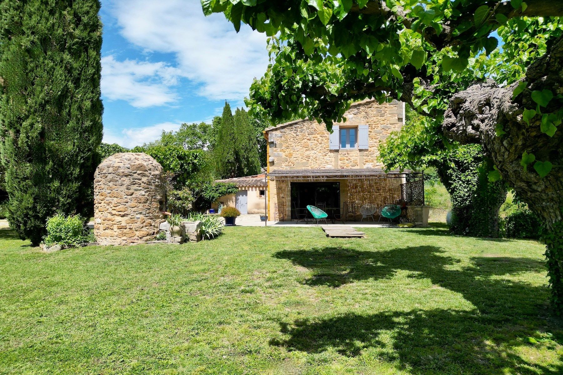 house 5 Rooms for sale on UZES (30700)