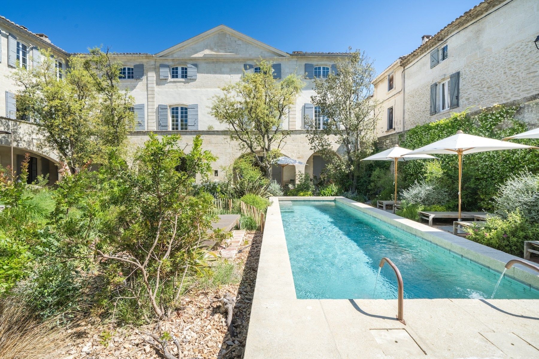 castle 22 Rooms for sale on UZES (30700)