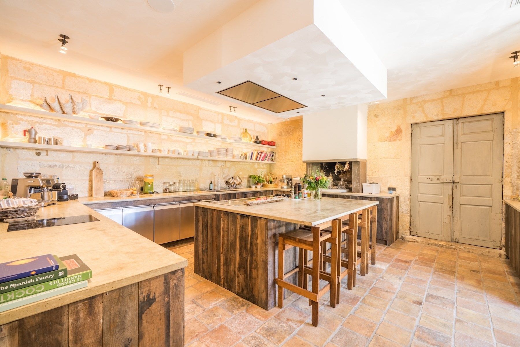 castle 22 Rooms for sale on UZES (30700)